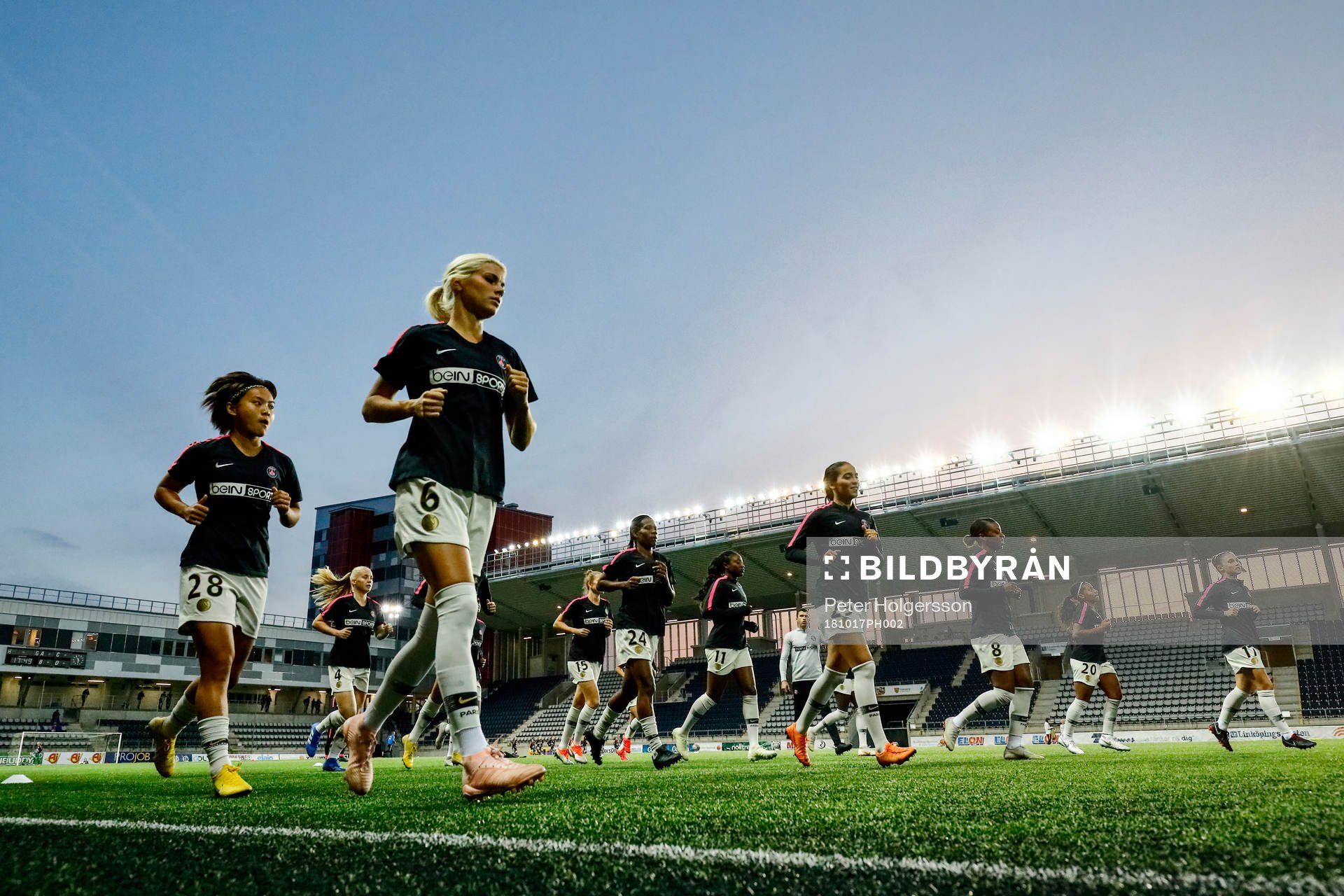 Paris Andrine Hegerberg värmer upp
