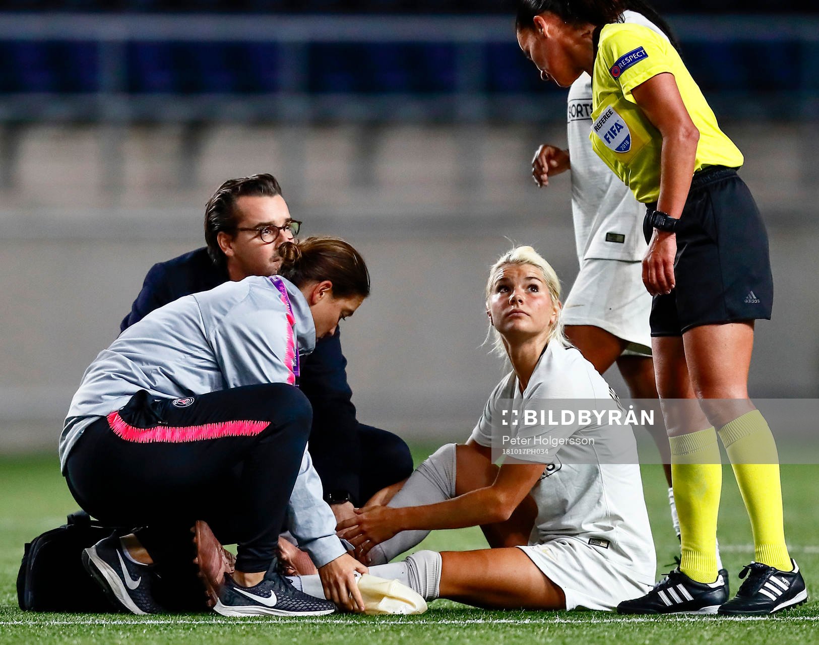 Paris Andrine Hegerberg skadad