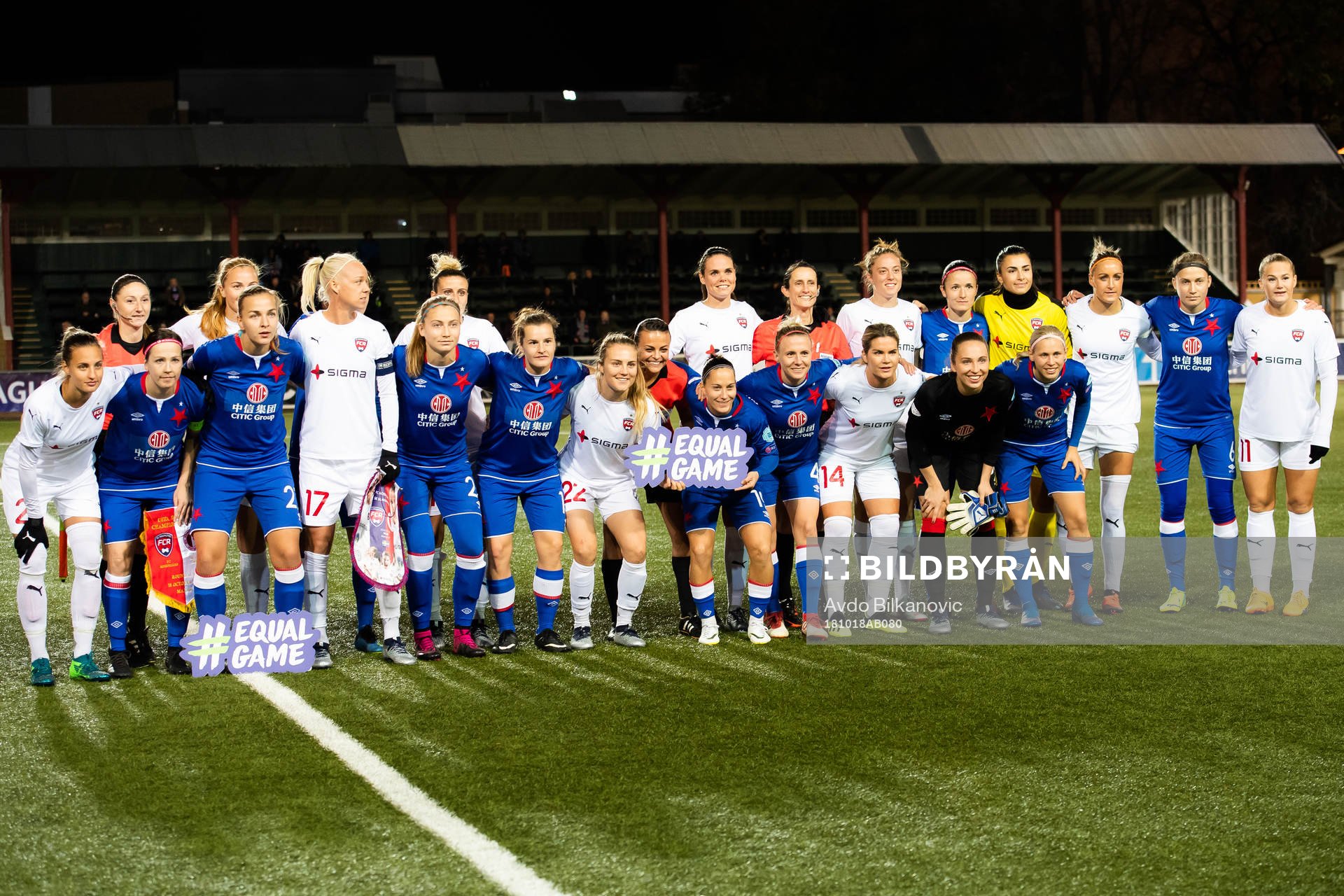 Rosengårds och Slavia Prag spelare ställer för gemensam