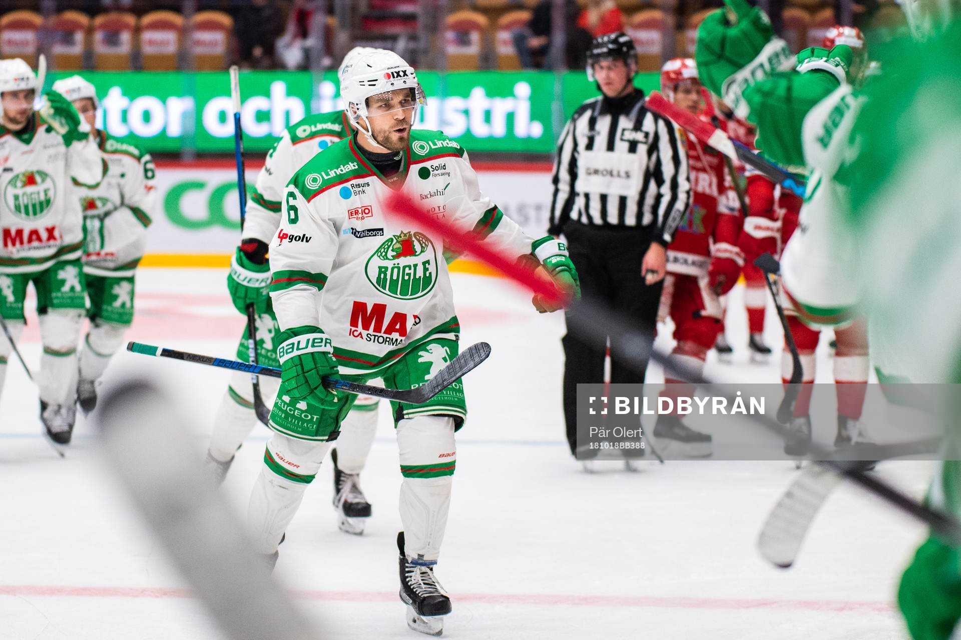Rögles Craig Schira jublar