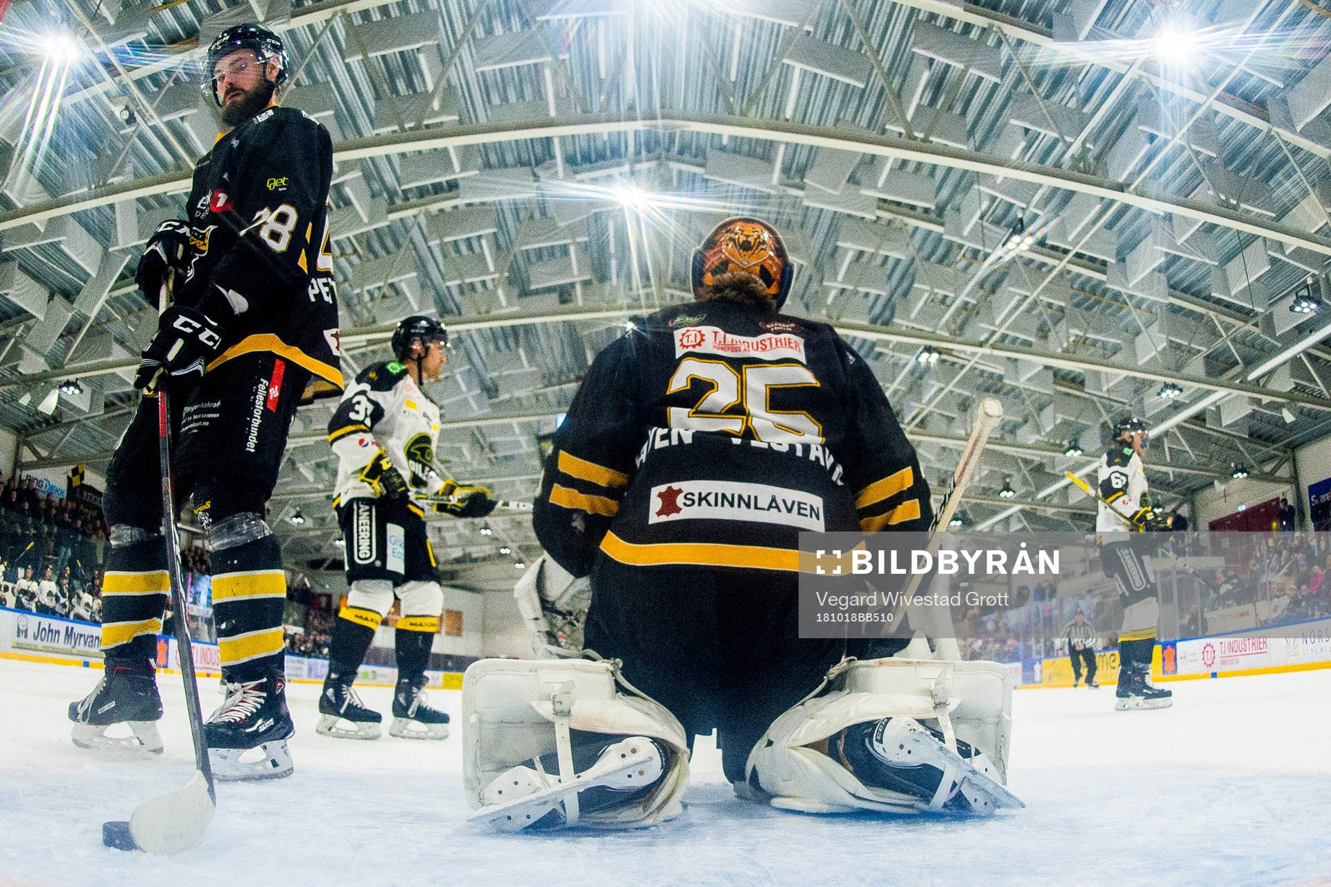 Maximilian Lindskog Petterson and goaltender Henrik