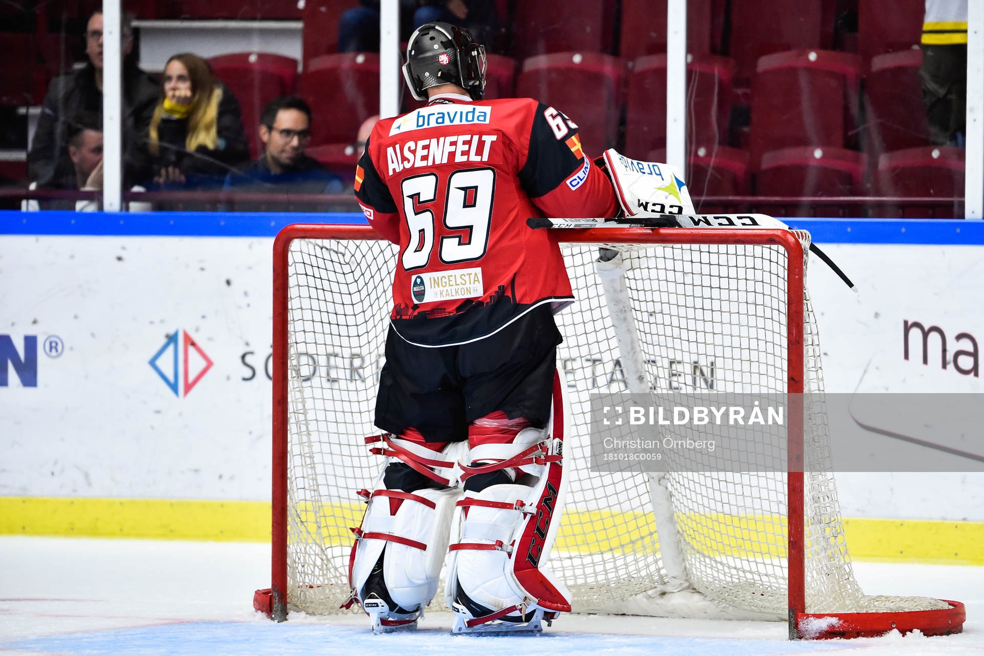 Malmö Redhawks målvakt Oscar Alsenfelt deppar
