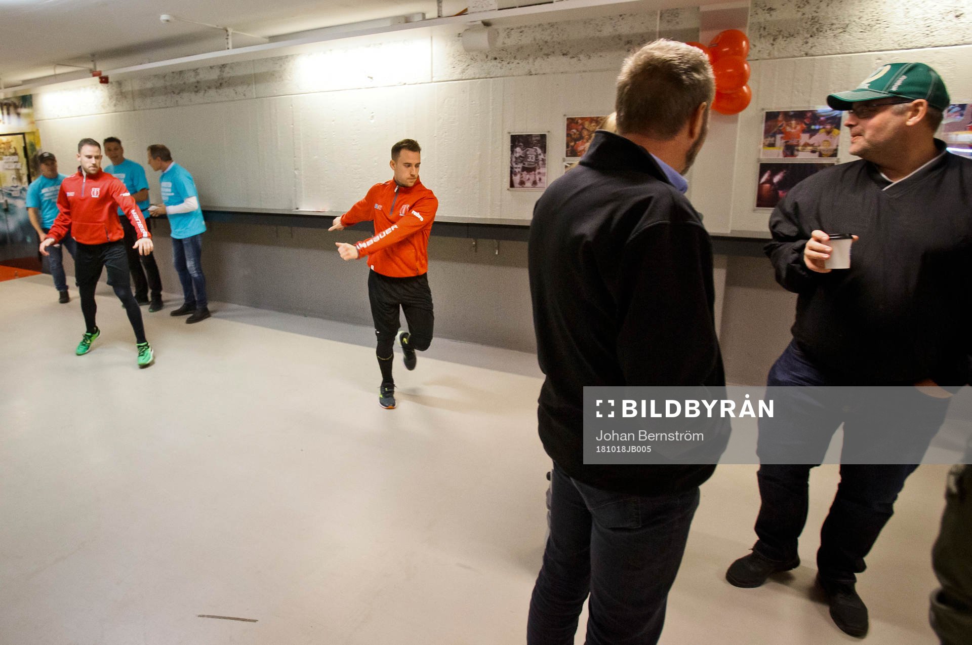 Örebros tvillingar Tylor Spink och Tyson Spink  värmer