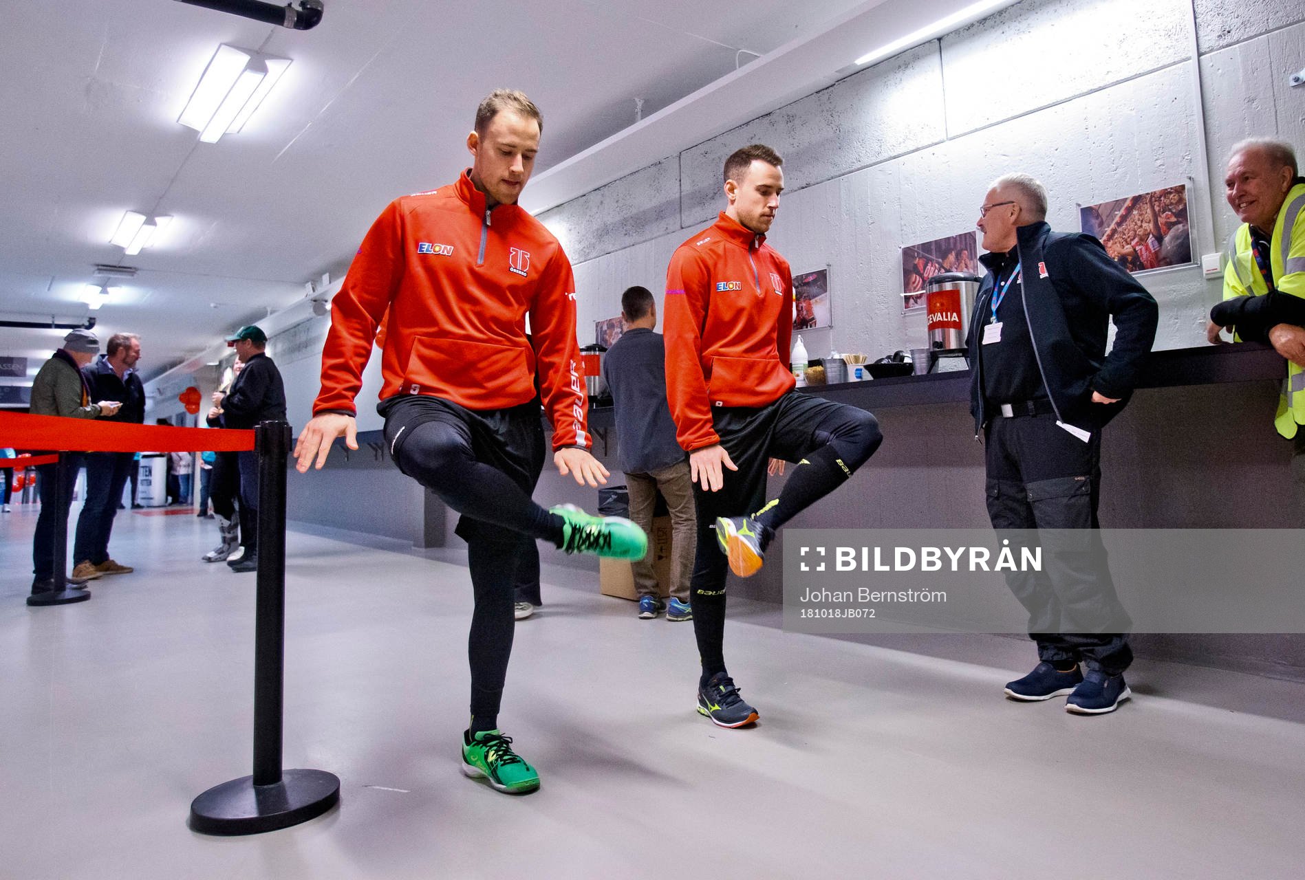 Örebros tvillingar Tylor Spink och Tyson Spink  värmer