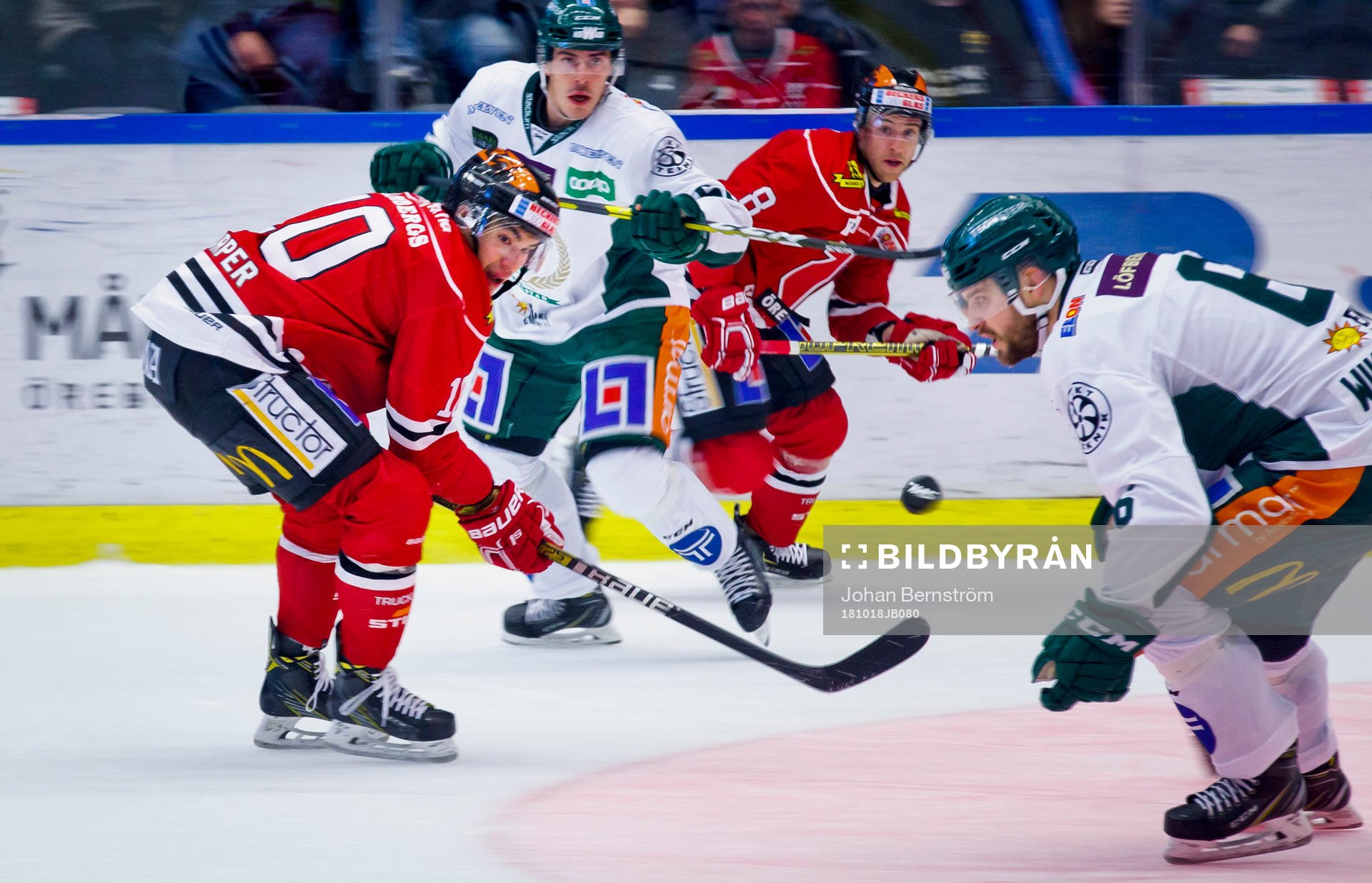 Örebros Shane Harper och Färjestads Mikael Wikstrand