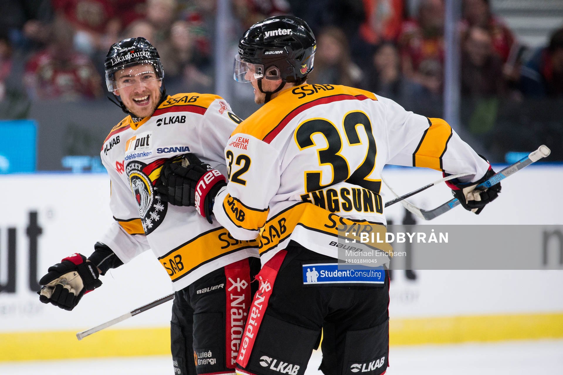 Luleås Johan Forsberg jublar ihop med Oscar Engsund
