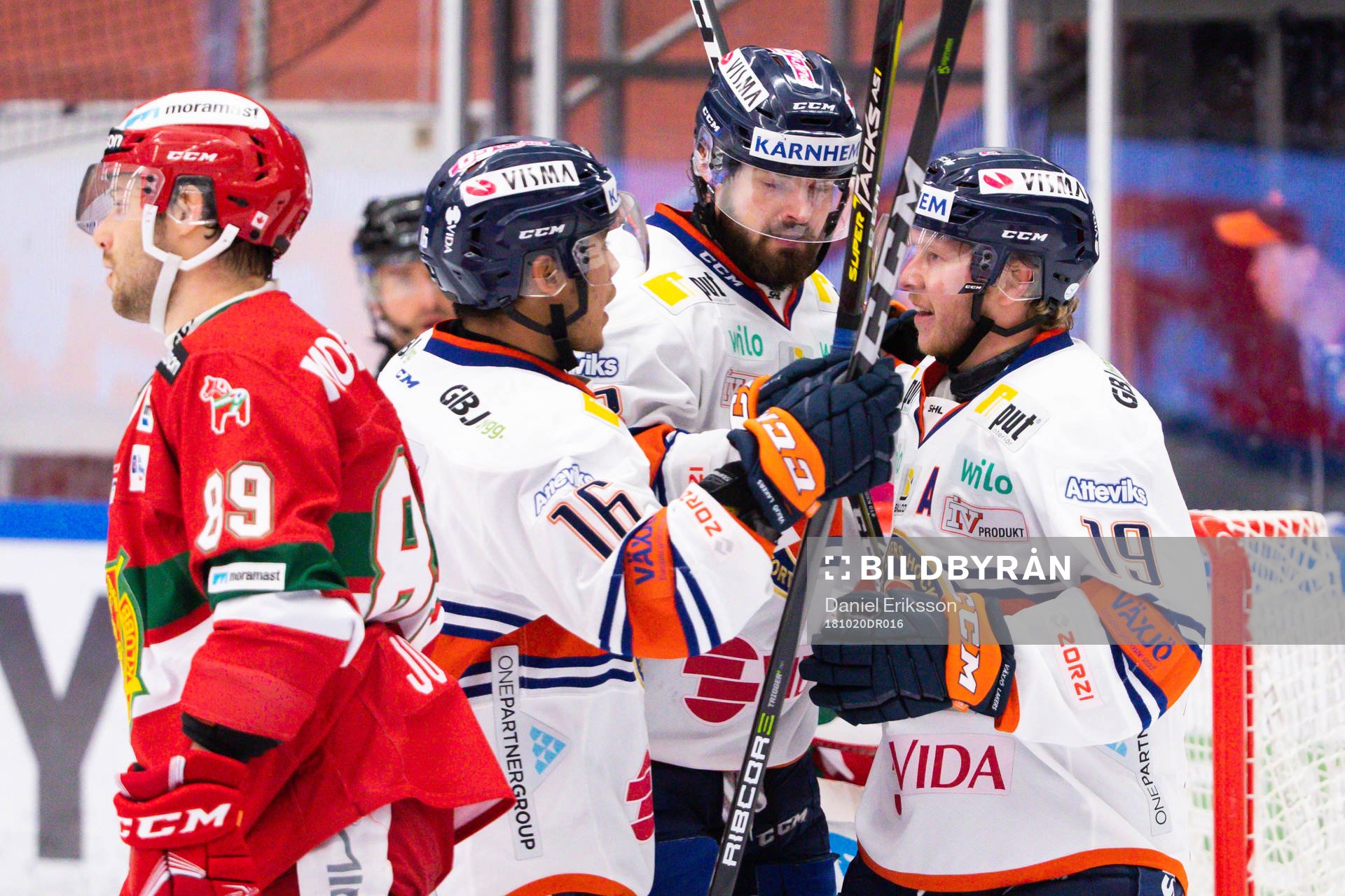 Växjös Roman Horak jublar med Austin Ortega och Tuomas