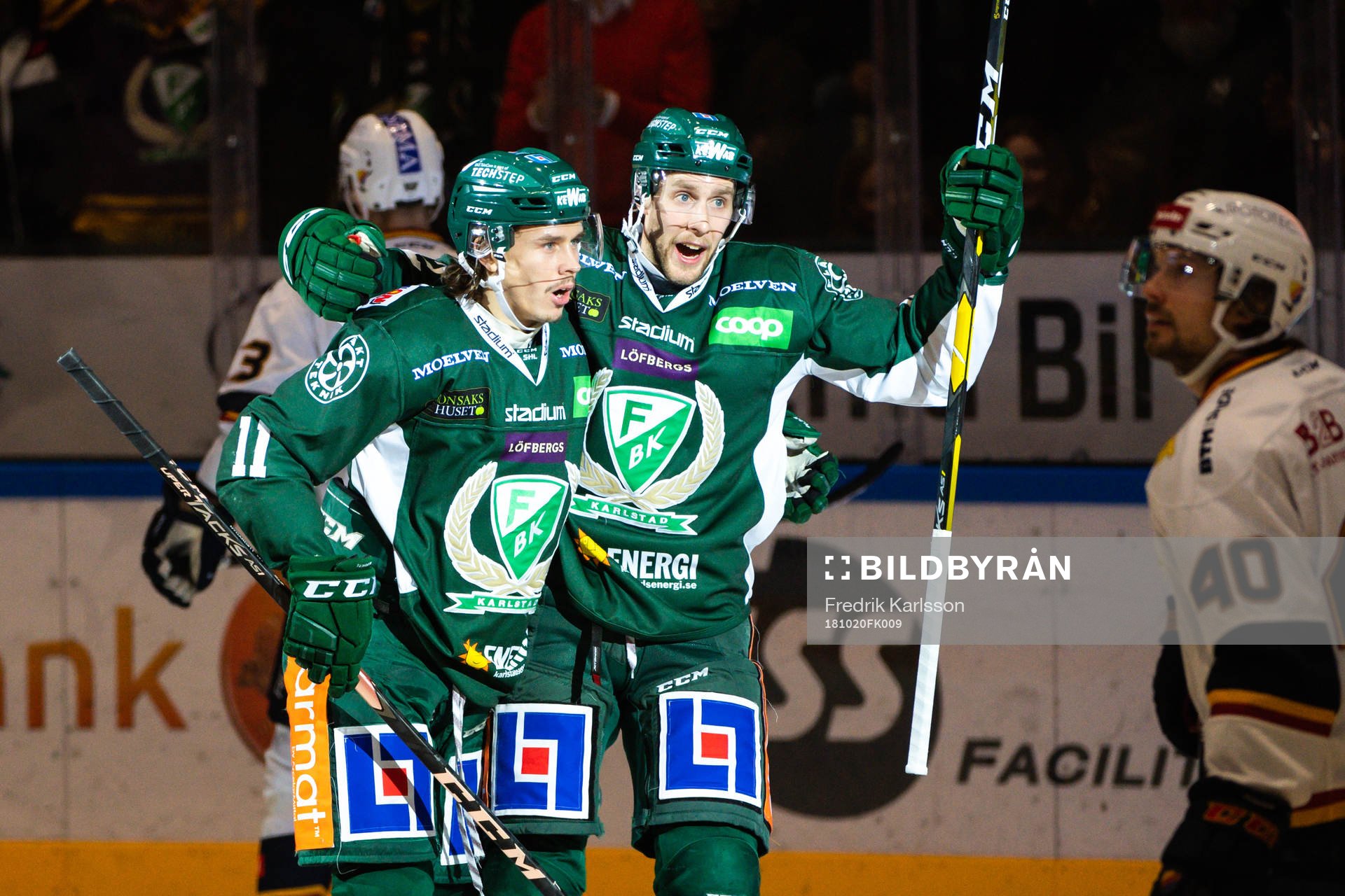 Färjestads Joakim Nygård och Per Åslund jublar