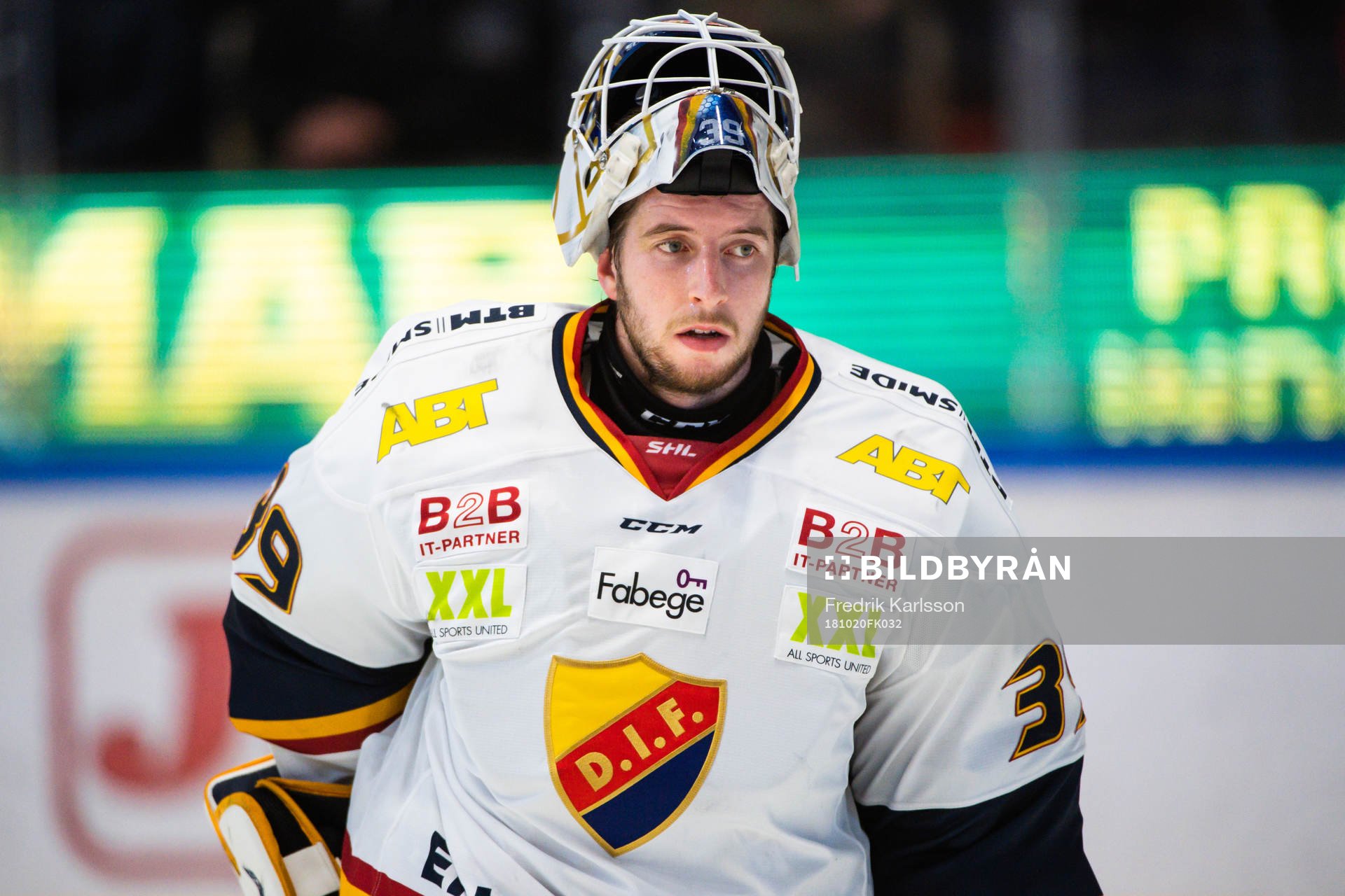 Djurgårdens målvakt Adam Reideborn deppar