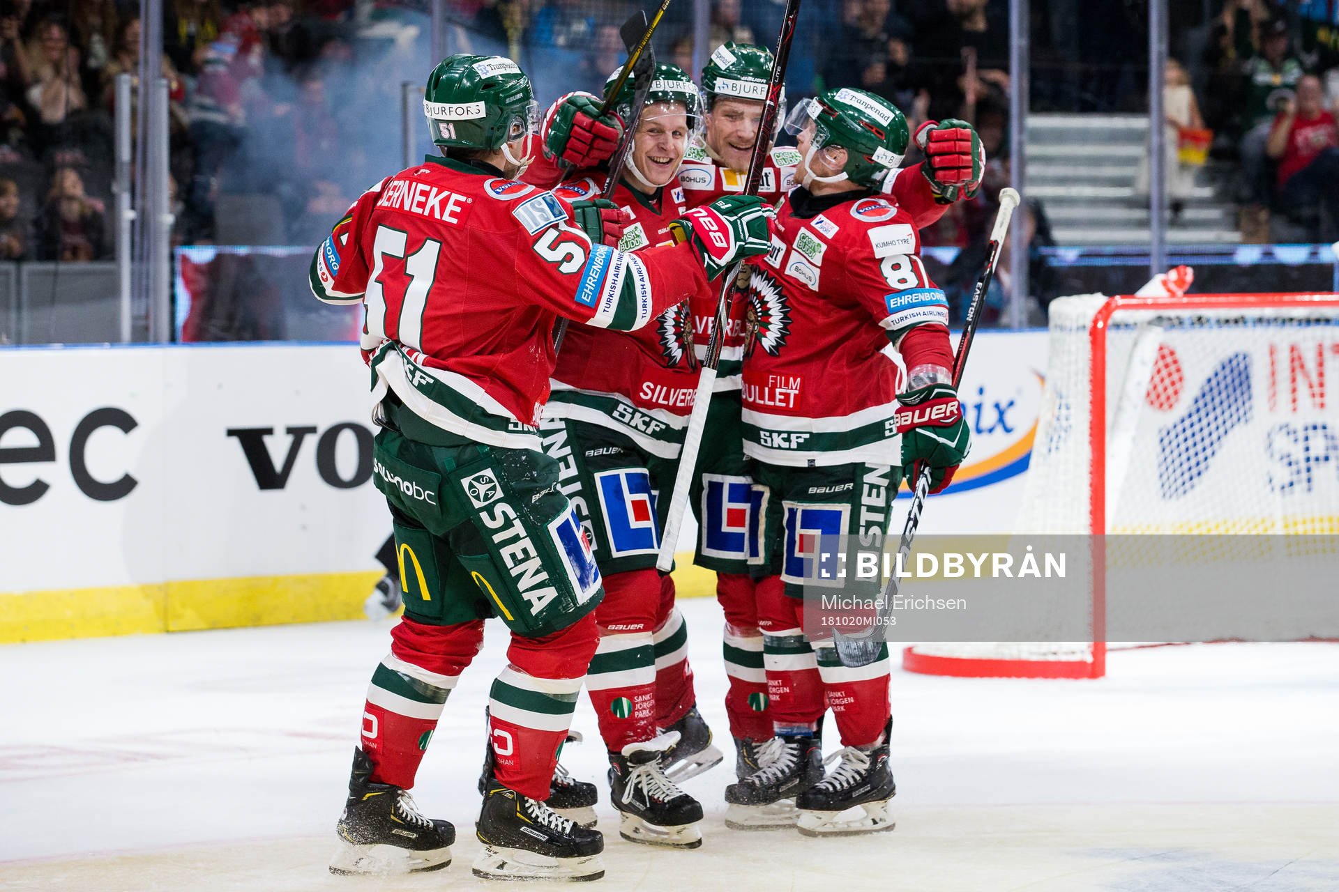 Frölundas Kristoffer Gunnarsson jublar med lagkamrater