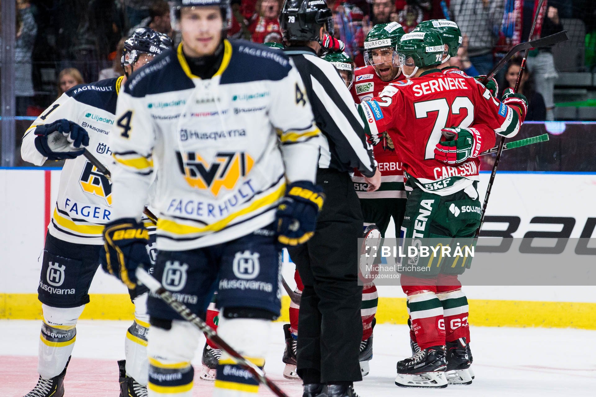 Frölundas Joel Lundqvist jublar ihop med lagkamrater