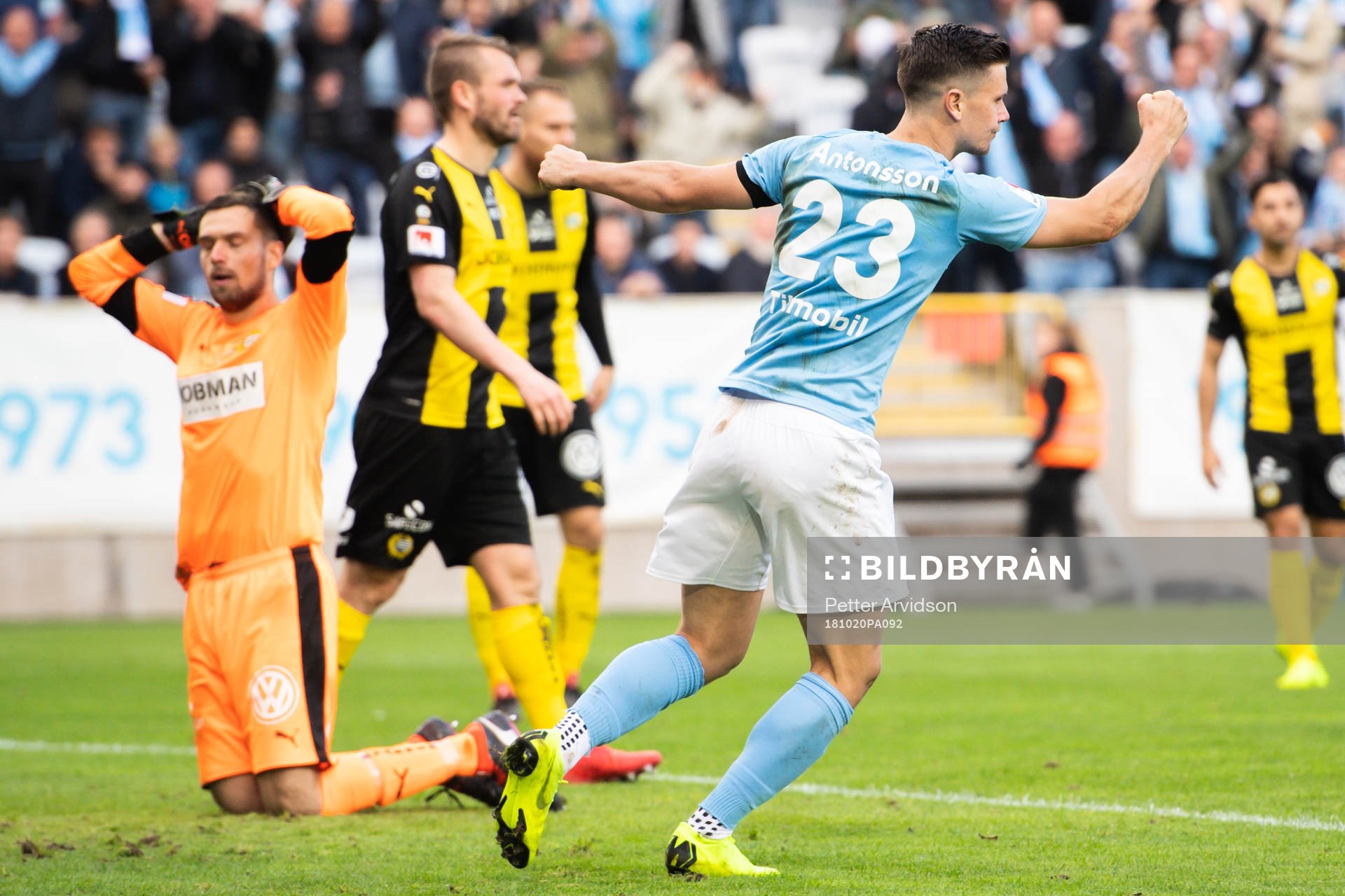 Hammarbys målvakt Davor Blazevic deppar medan Marcus