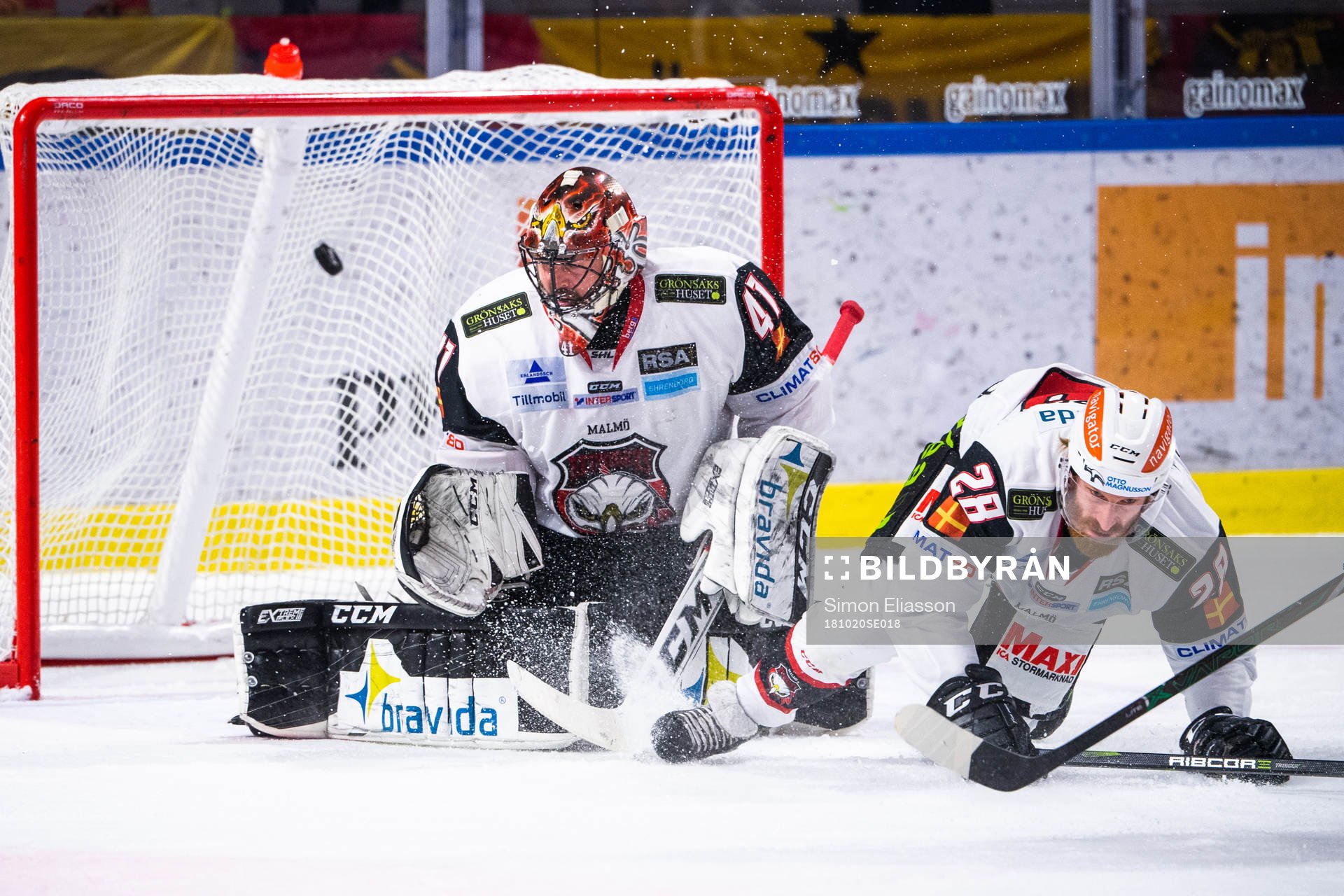 Luleås Johan Harju gör 3-1 bakom Malmö Redhawks målvakt