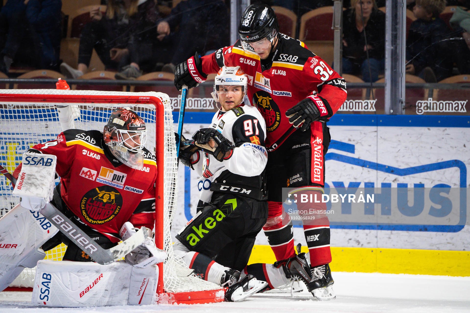 Malmö Redhawks Max Görtz och Luleås Oscar Engsund