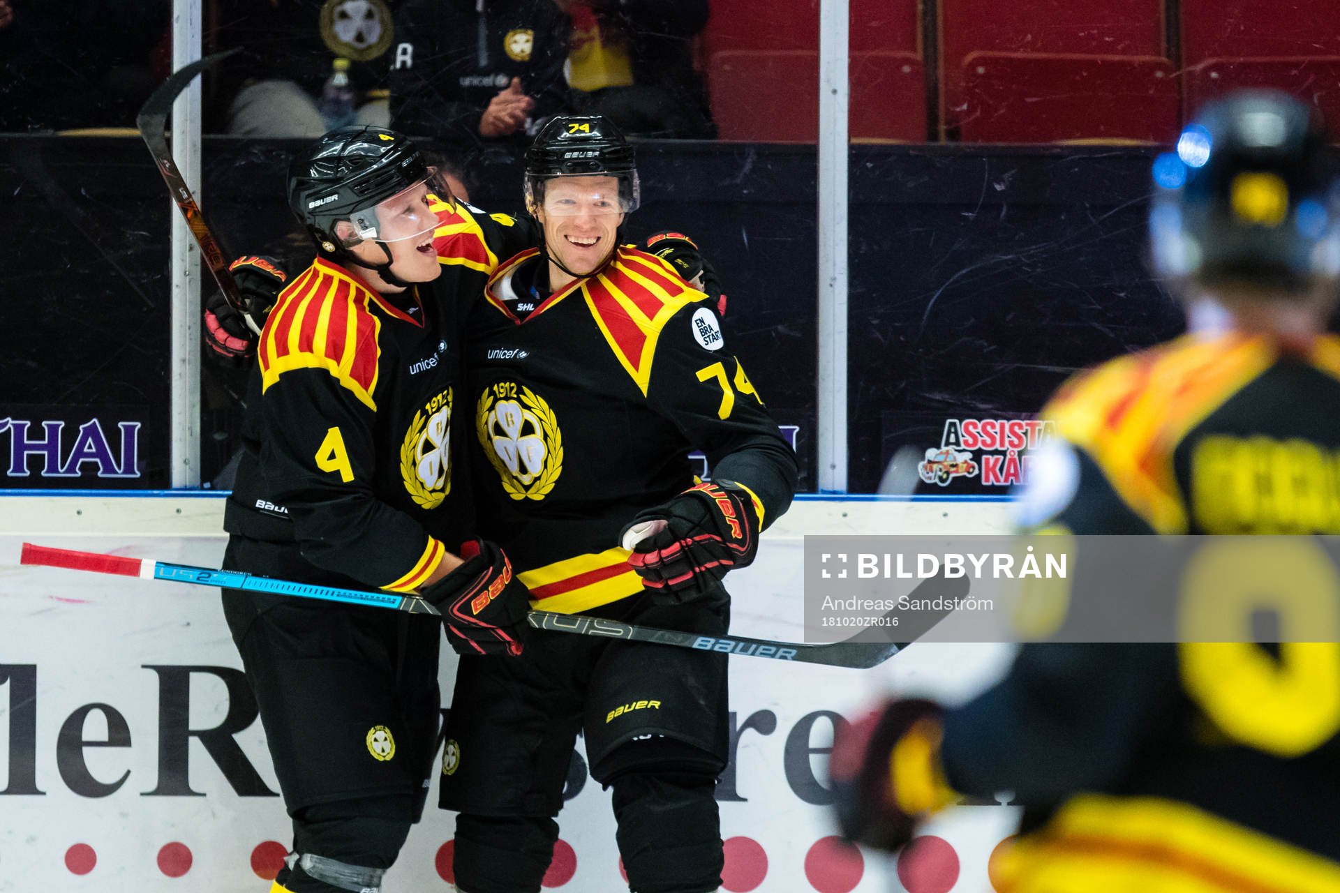 Brynäs Nicklas Danielsson (h) jublar med Brynäs Niclas