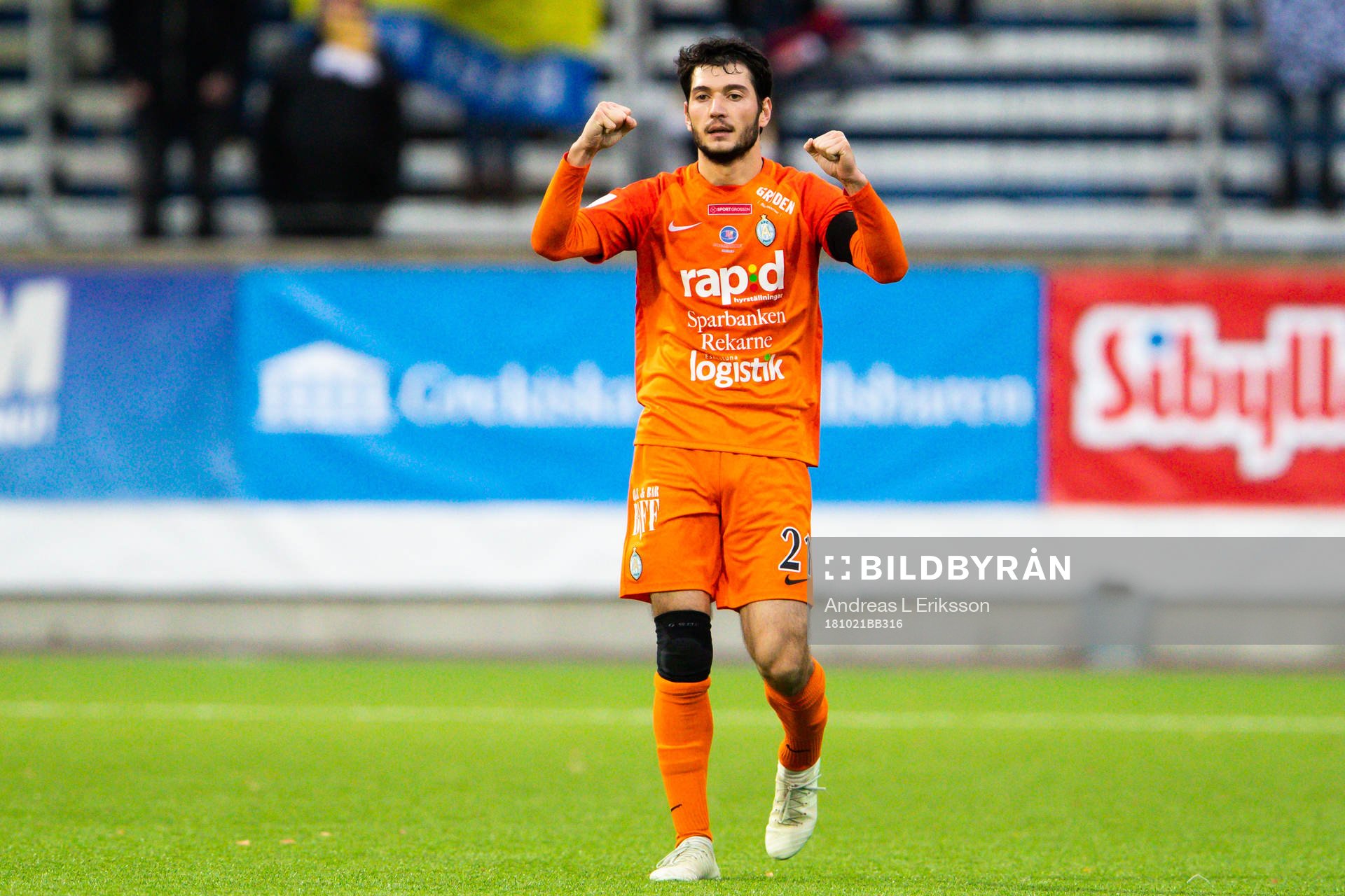 AFC Eskilstunas Anel Rashkaj jublar