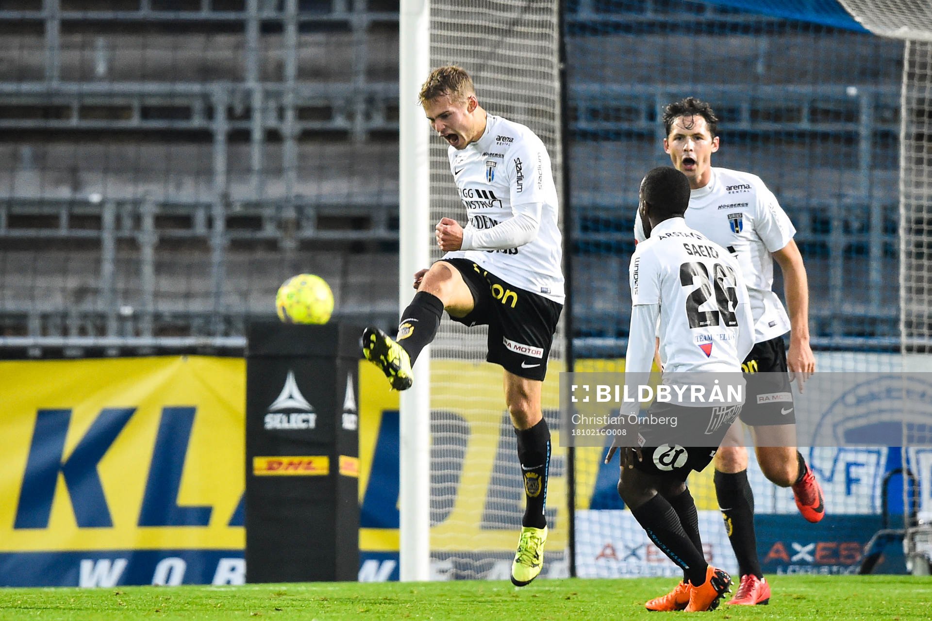 Sirius Sam Lundholm och Mohammed Saeid jublar