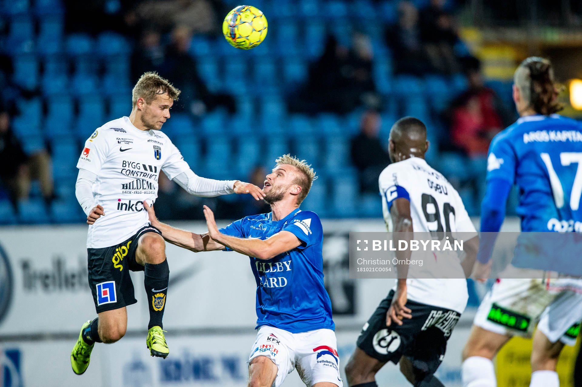Sirius Sam Lundholm i nickduell med Trelleborgs Robin