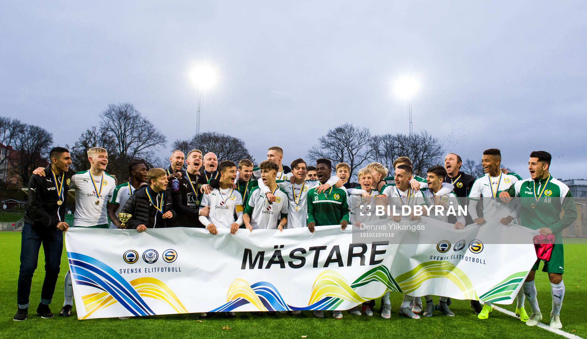 Hammarby vinner SM-Guld, här med mästarbanderollen