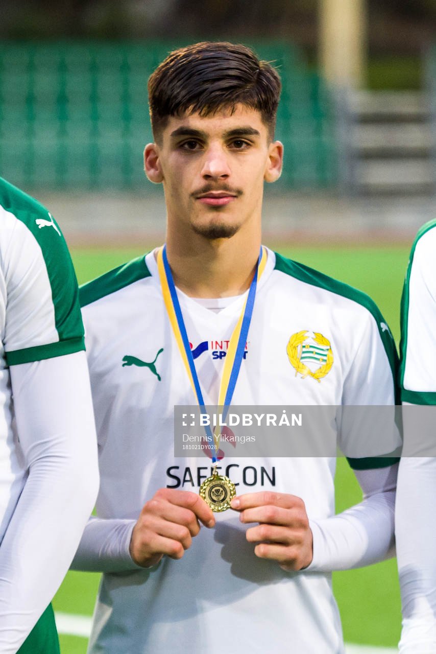Hammarbys Ebon Shabanaj med sin guldmedalj