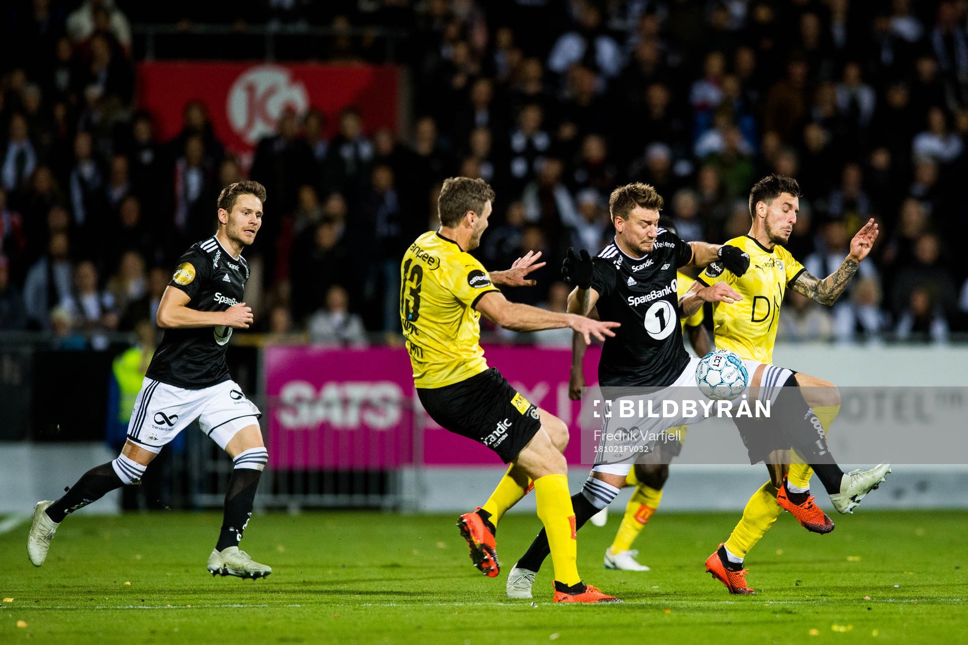 Matthías Vilhjálmsson of Rosenborg, Frode Kippe of