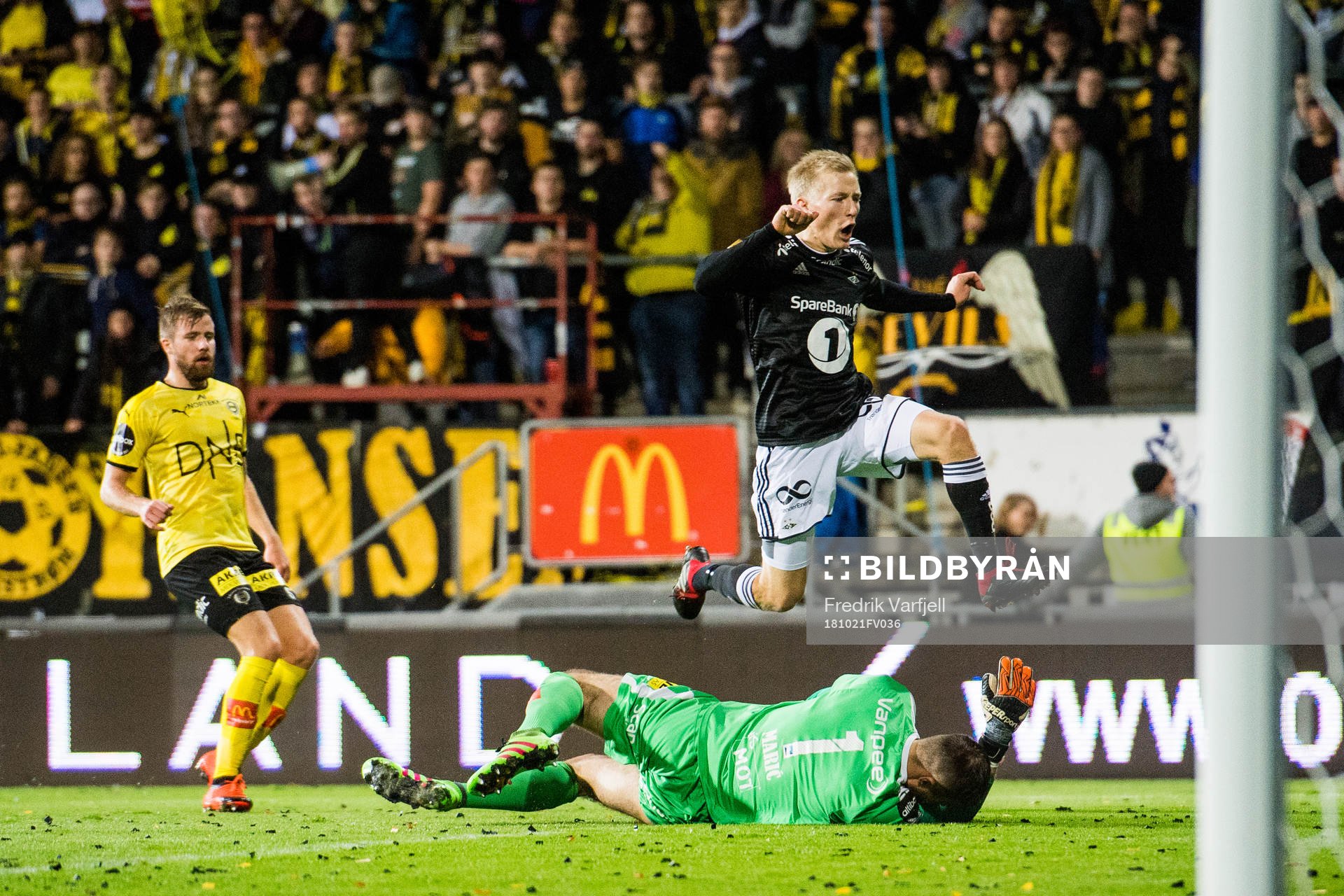 Birger Meling of Rosenborg and goalkeeper Marko Maric of