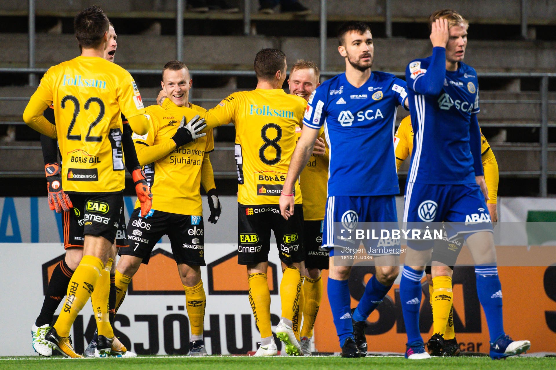 Elfsborgs Viktor Prodell jublar med lagkamrater efter 1-0 under fotbollsmatchen i Allsvenskan mellan Elfsborg och Sundsvall den 21 oktober 2018 i Borås.