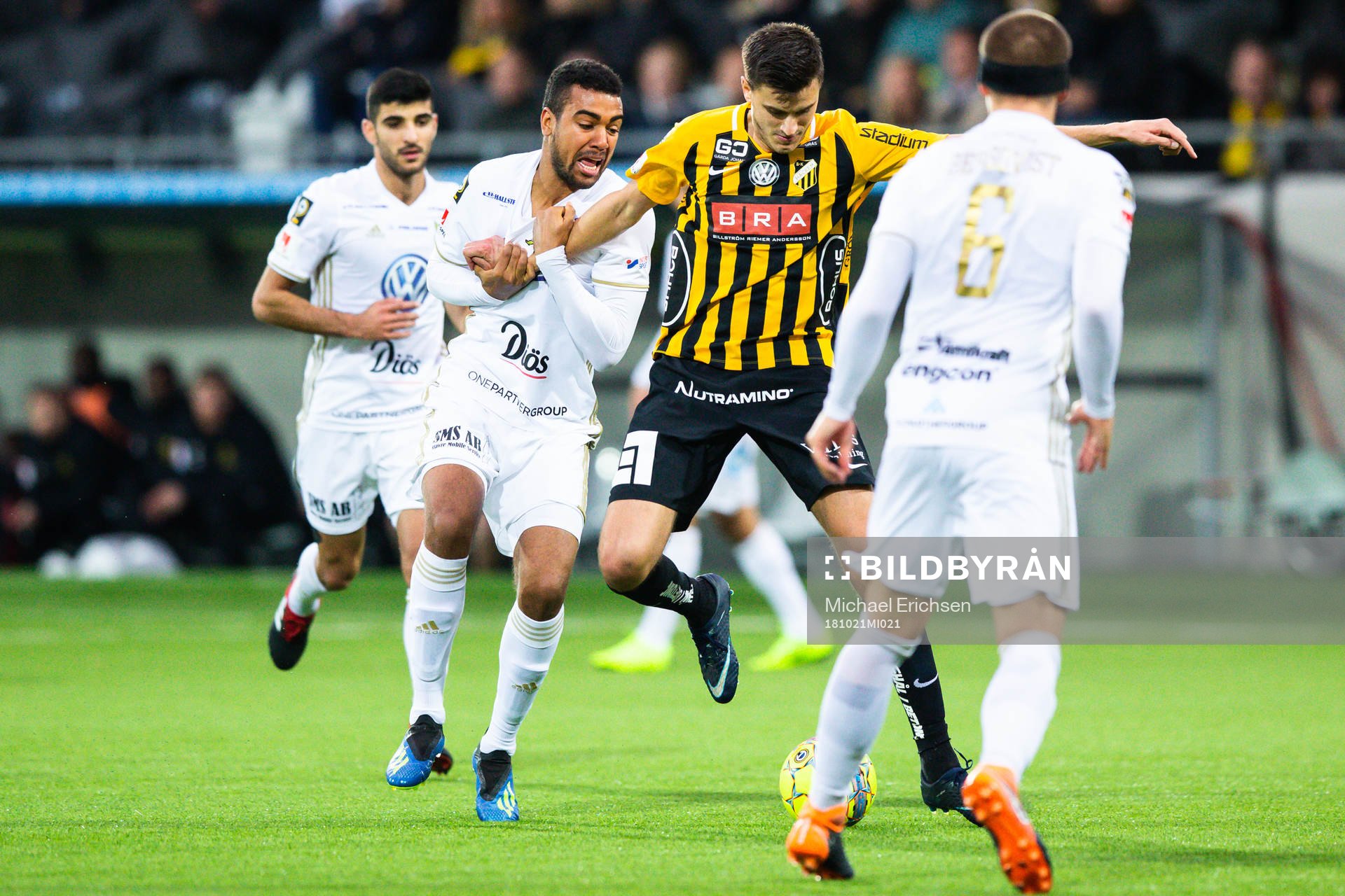 Östersunds Noah Sonko Sundberg och Häckens Alexander