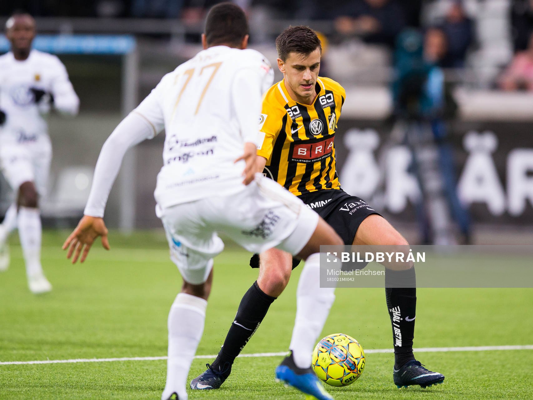 Häckens Alexander Jeremejeff mot Östersunds Noah Sonko