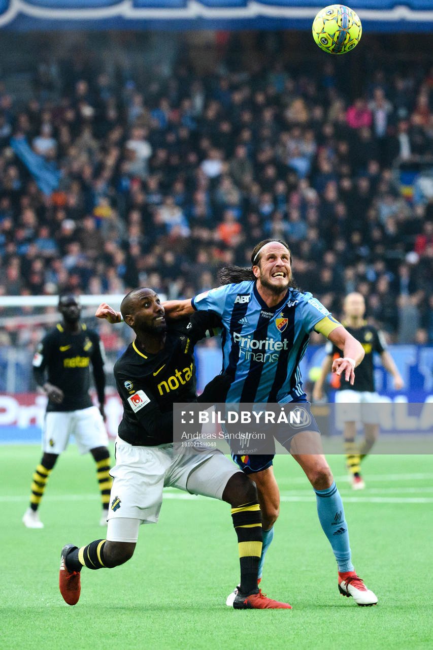 s Henok Goitom och Djurgårdens Jonas Olsson