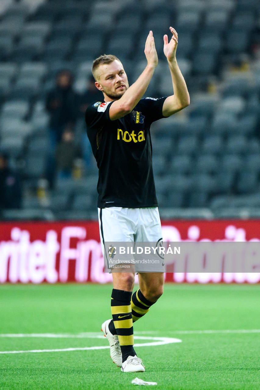 s Sebastian Larsson  tackar publiken