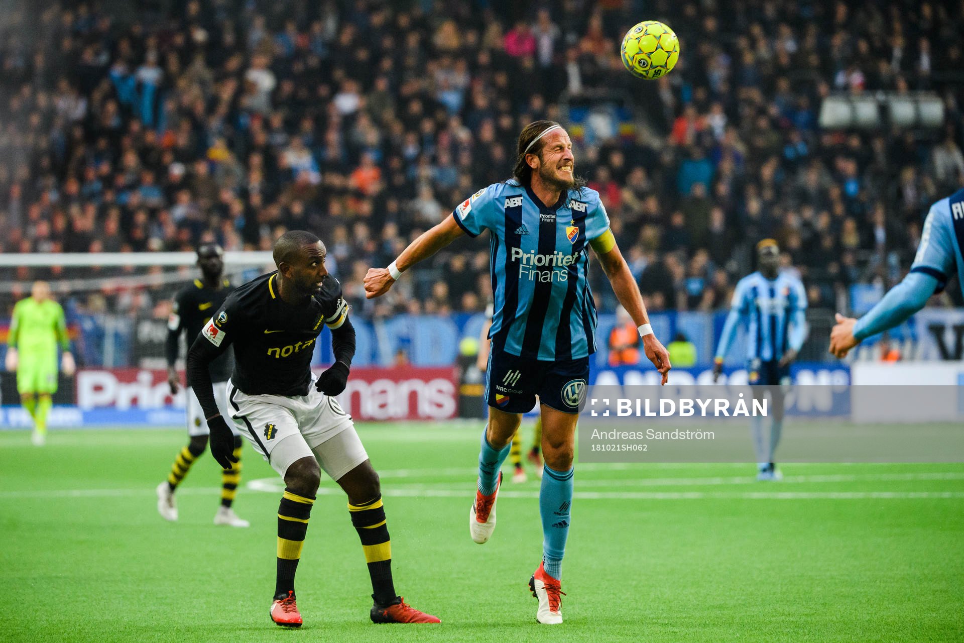s Henok Goitom och Djurgårdens Jonas Olsson