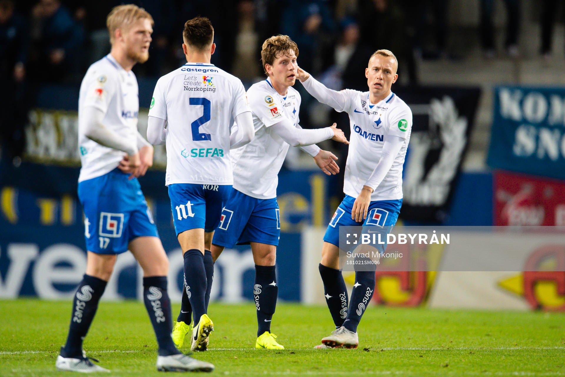 Norrköpings Alexander Fransson jublar med lagkamrater