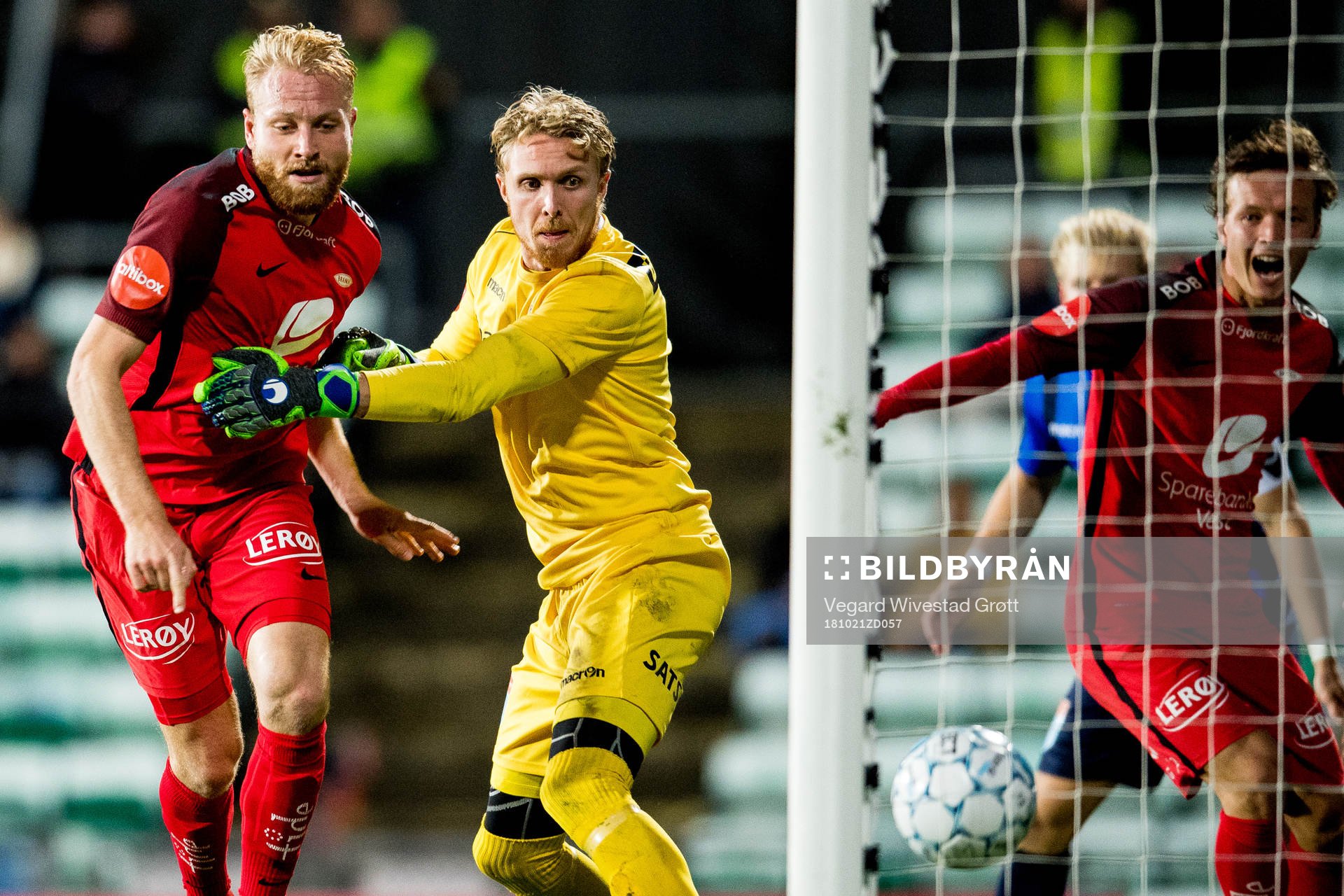 Henrik Kjelsrud Johansen of Brann scores 1-1 behind