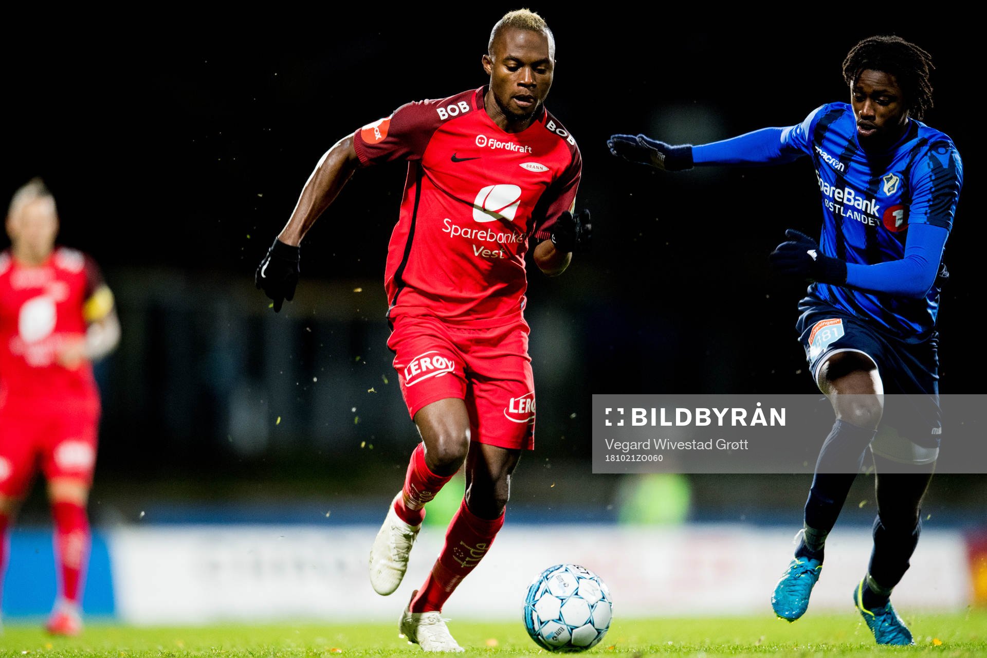 Gilbert Koomson of Brann and Moussa Njie of Stabæk