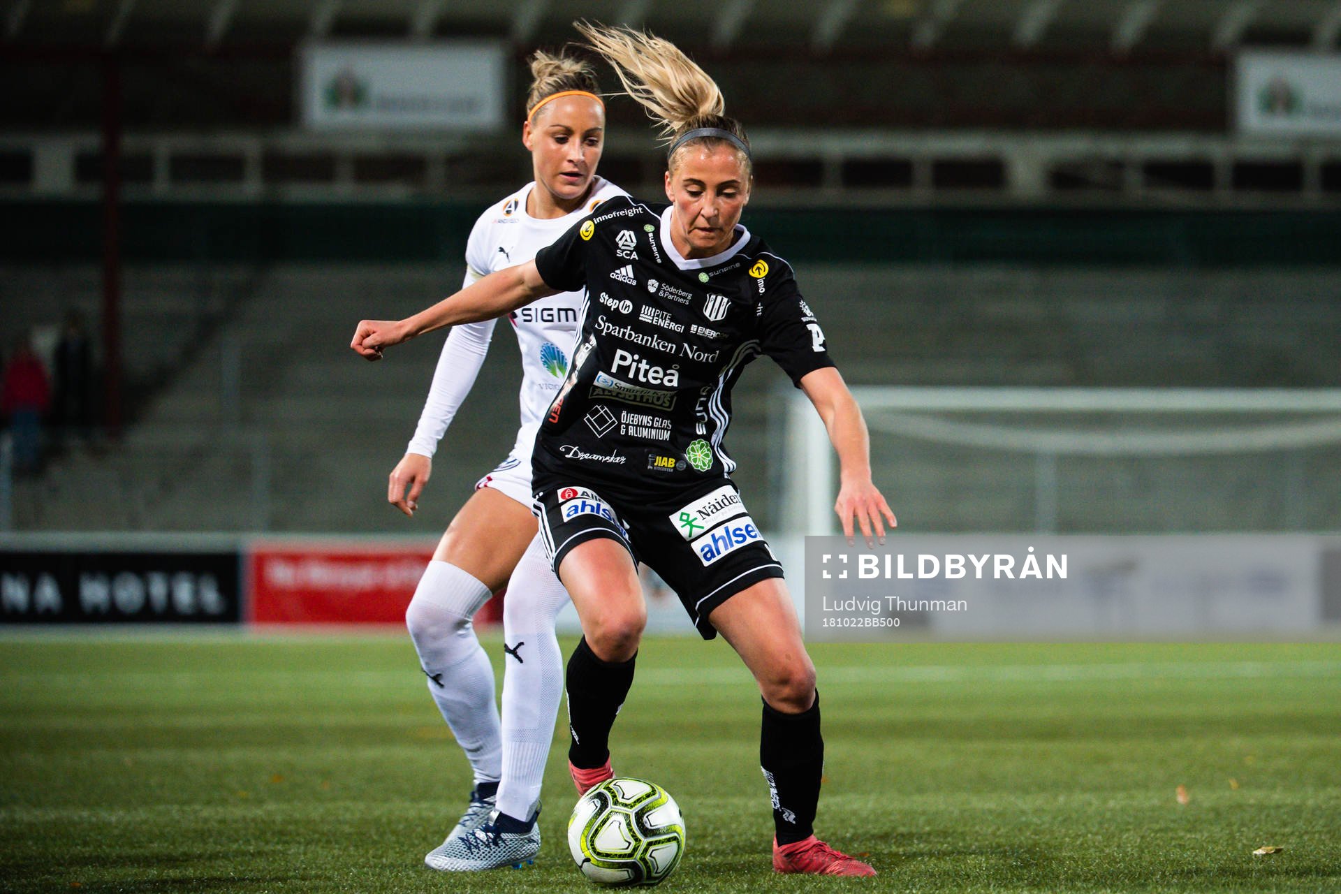 Piteås Julia Karlenäs och Rosengårds Sanne Troelsgaard