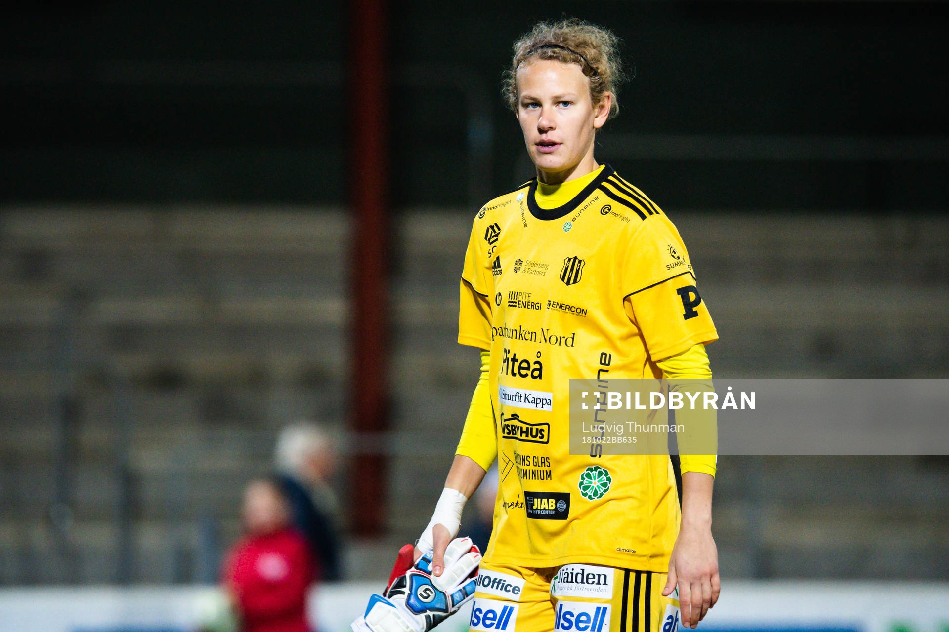 Piteås målvakt Cajsa Andersson deppar