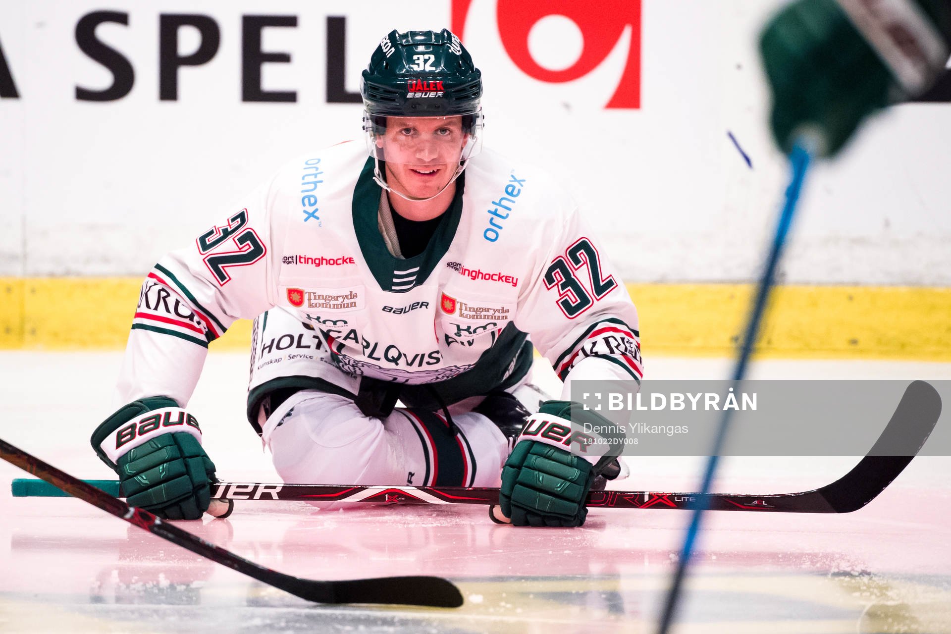 Tingsryds Robin Olsson innan ishockeymatchen i