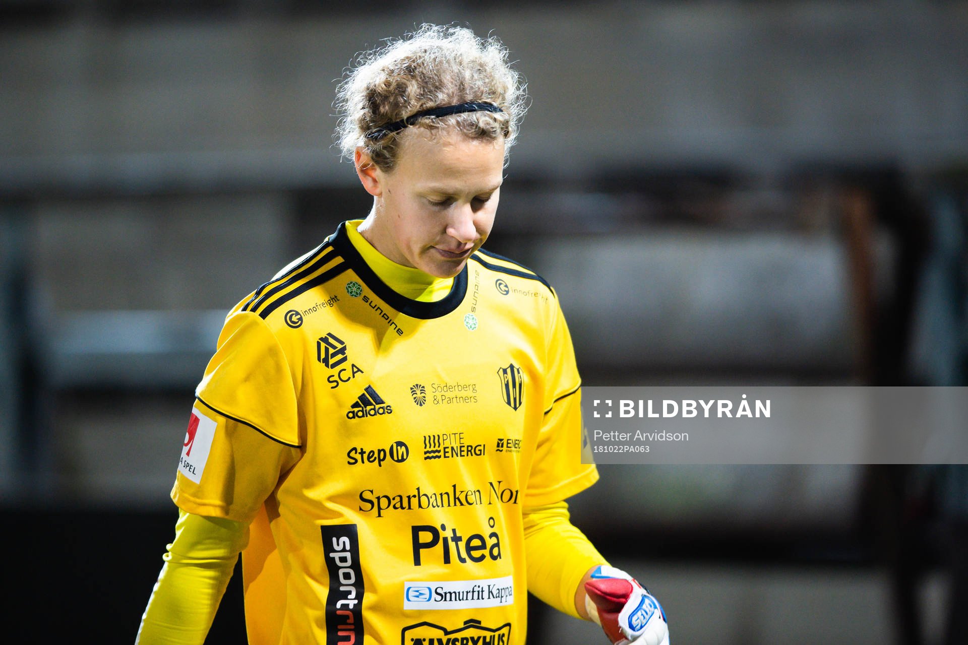 Piteås målvakt Cajsa Andersson deppar