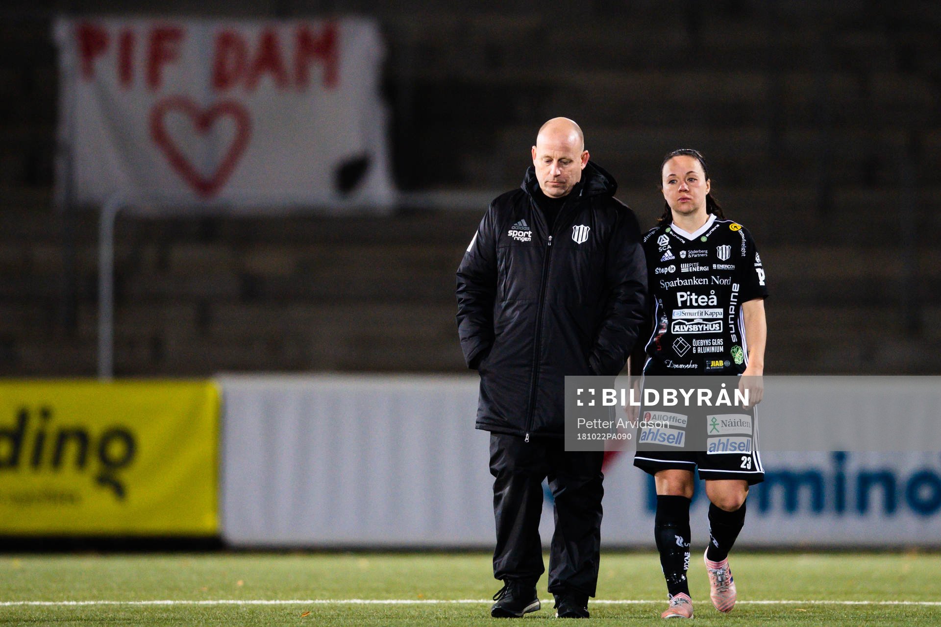 Piteås tränare Stellan Carlsson och June Pedersen deppar
