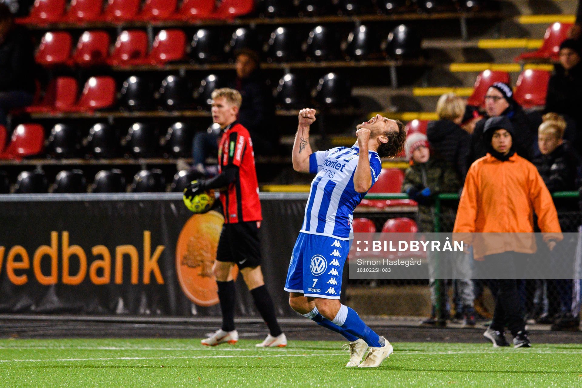 IFK Göteborgs Tobias Hysén jublar efter en fotbollmatchen i Allsvenskan mellan Brommapojkarna och IFK Göteborg den 22 oktober 2018 i Stockholm.