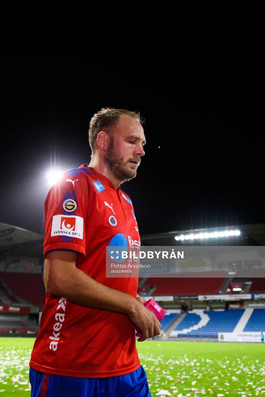 Helsingborgs Andreas Granqvist deppar när han lämnar