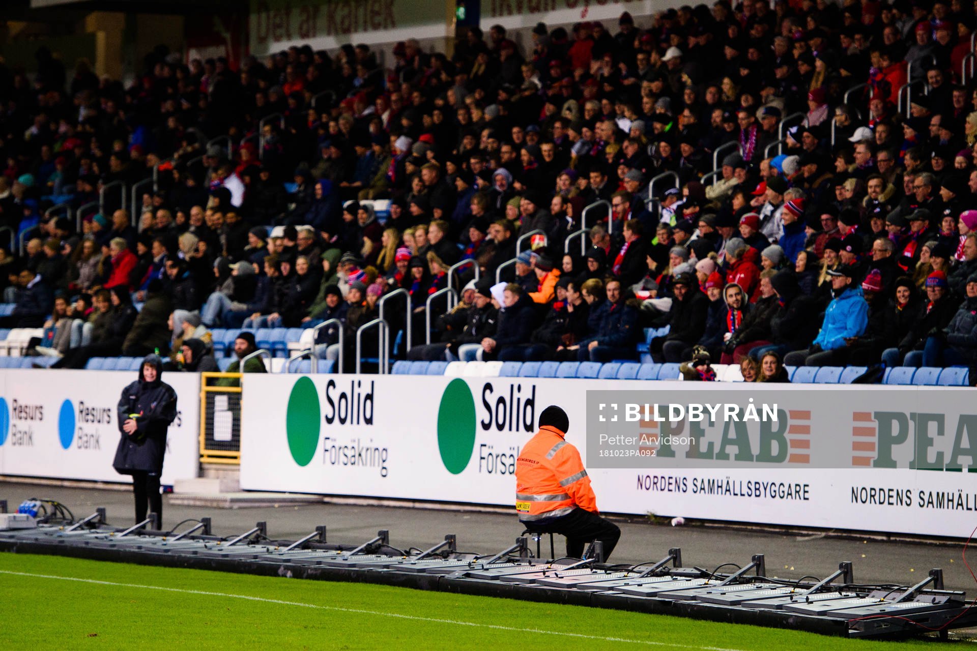 Led-panelerna välter i vinden