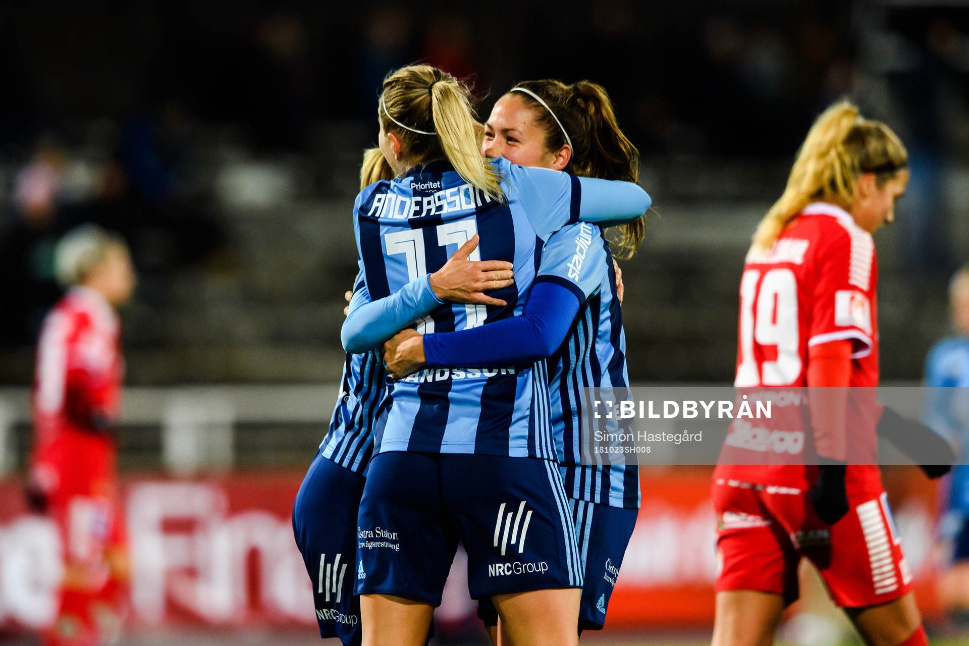 Djurgårdens Fanny Andersson  och Michelle Wörner jublar