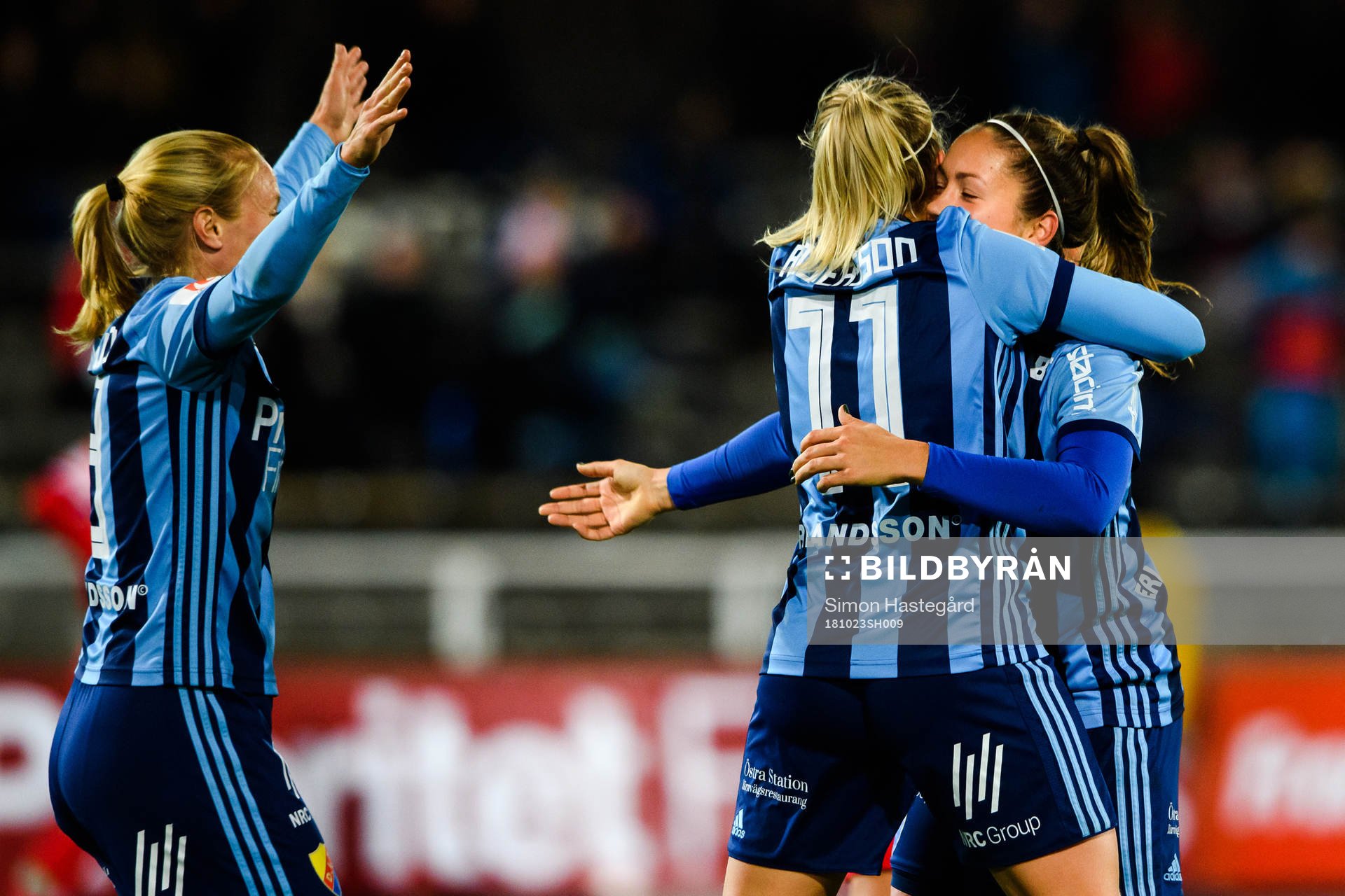 Djurgårdens Fanny Andersson  och Michelle Wörner jublar