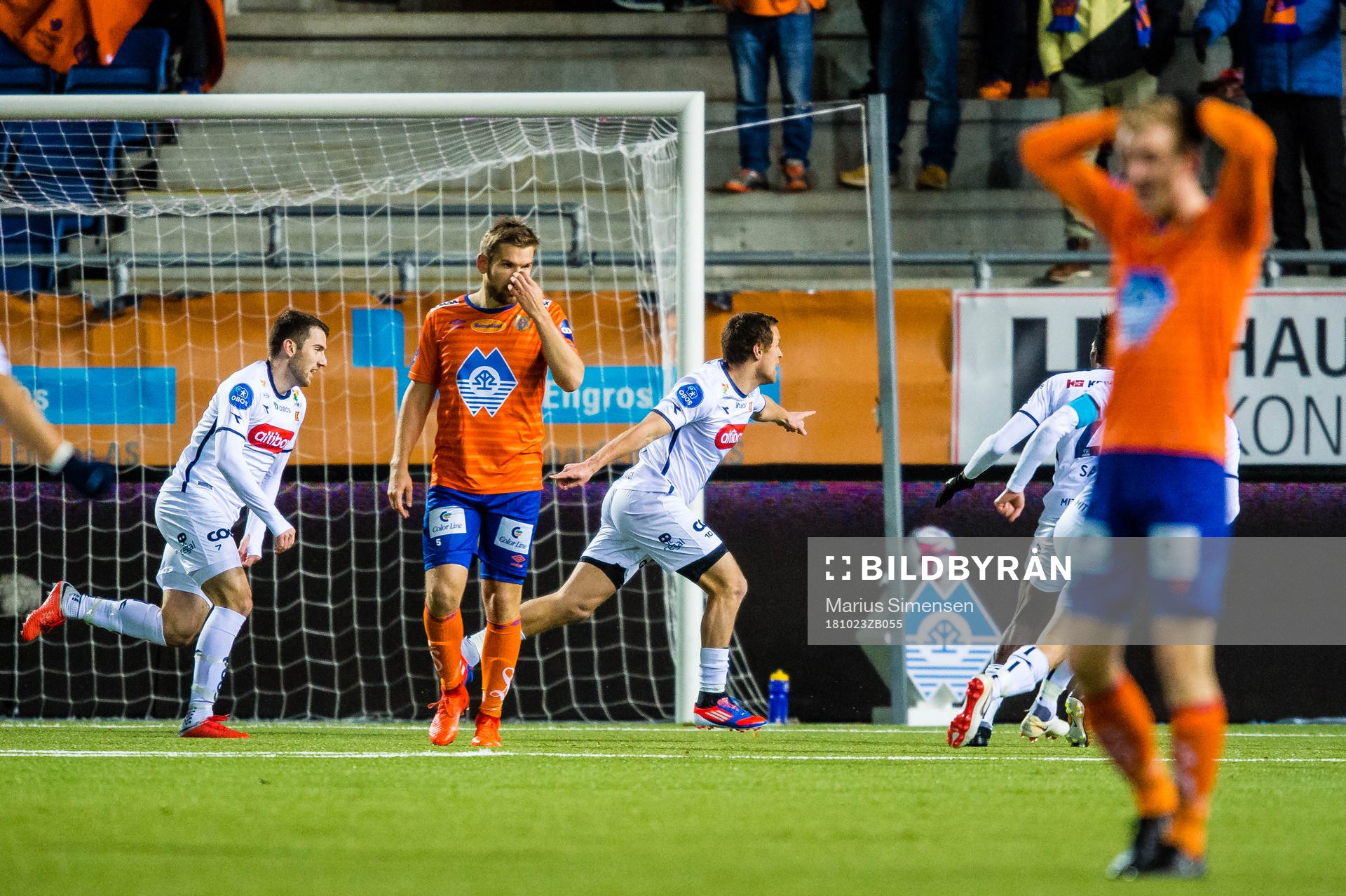 Tommy Høiland of Viking celebrates the 1-0 goal