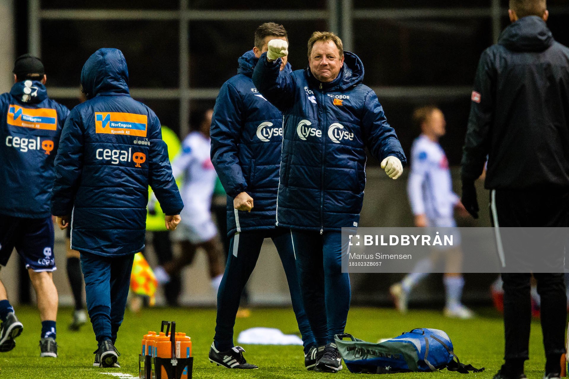 Bjarne Berntsen, head coach of Viking,  celebrates the 1-0