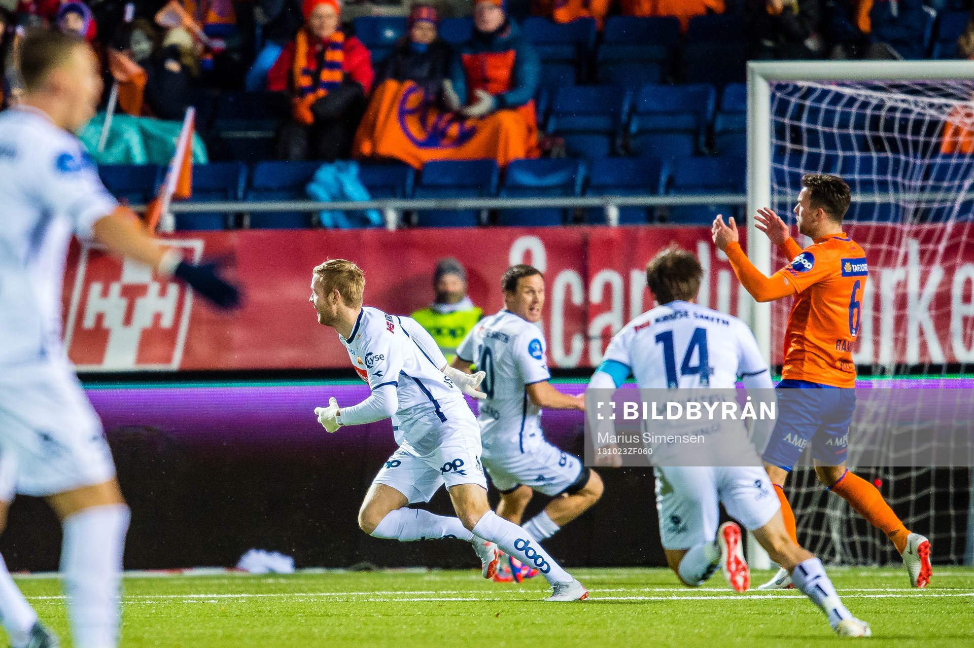 Even Østensen of Viking celebrates the 1-3 goal