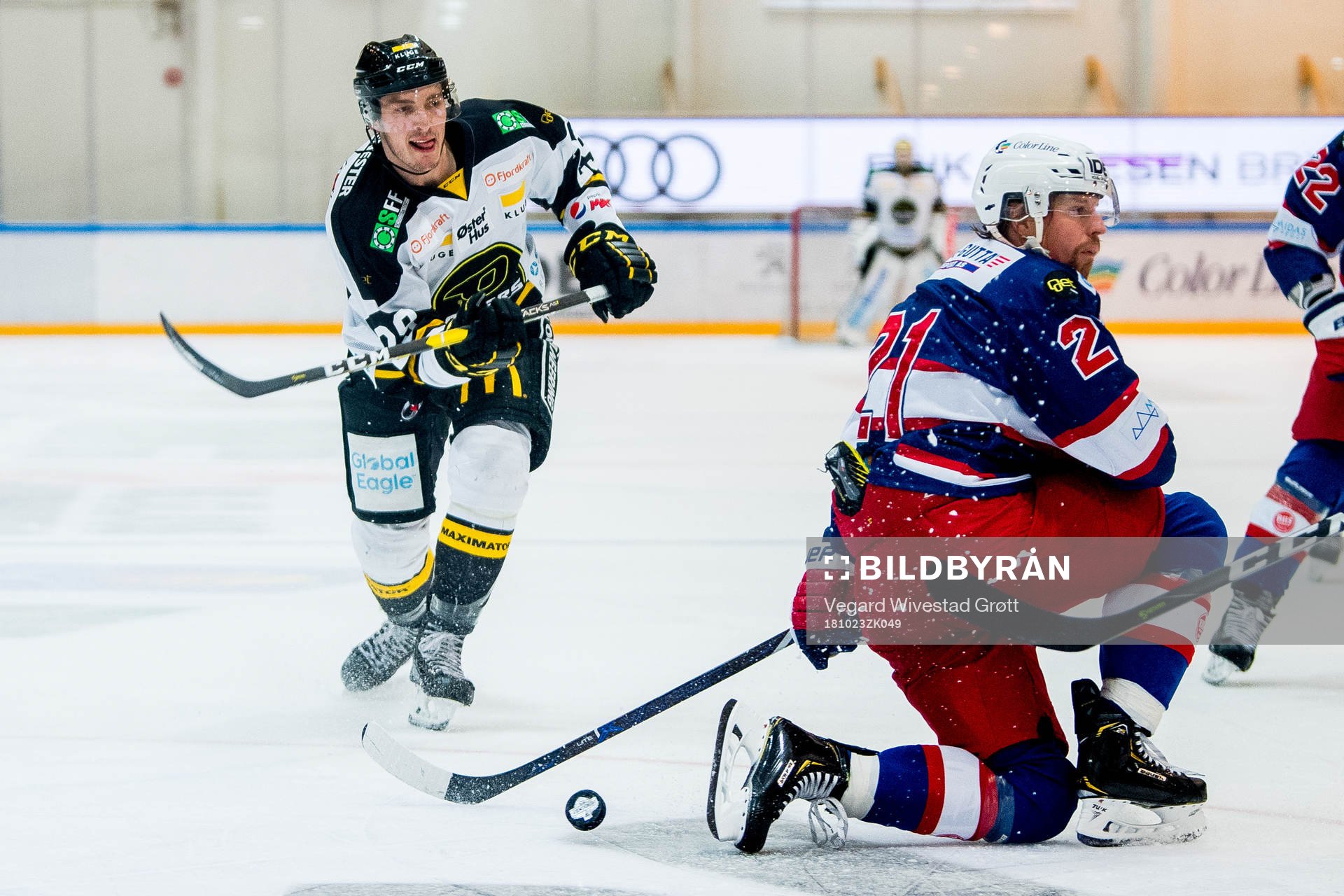Philip Anthony Lane of Stavanger Oilers and Morten Ask of