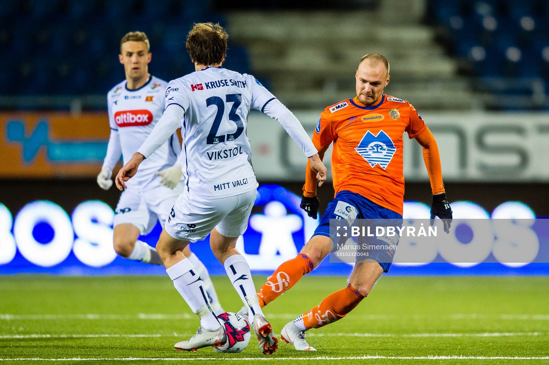 Rolf Daniel Vikstøl of Viking and Aron Elis Thrandarson of
